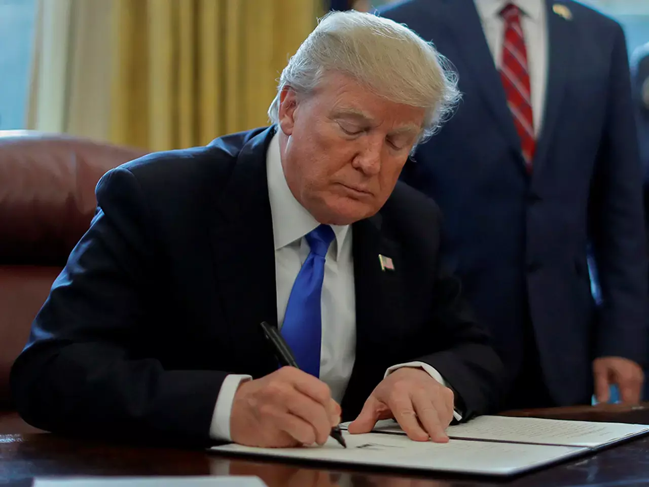 trump signs order, imposes 25% tariff on india