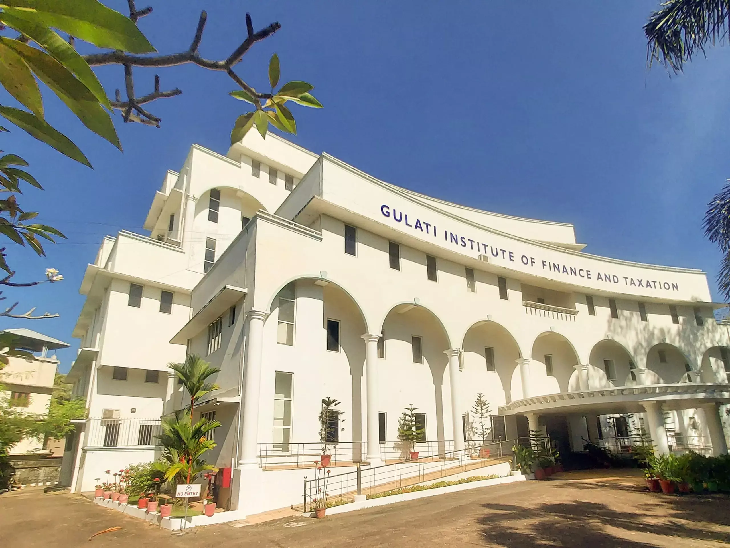 കോവിഡിനുശേഷം കേരളം നേരിടുന്ന   വെല്ലുവിളികള്‍; ദ്വിദിന സെമിനാര്‍ ഗിഫ്റ്റില്‍