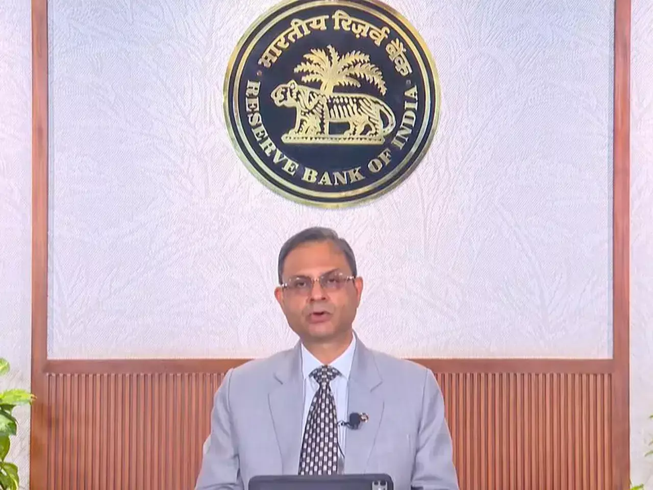 rbi leaves interest rates unchanged