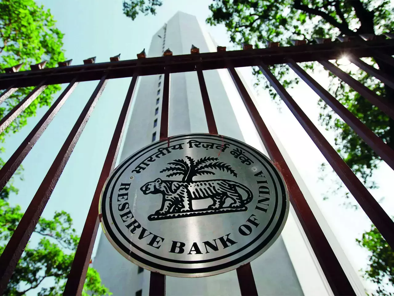 rbi may not cut rates in october, report says