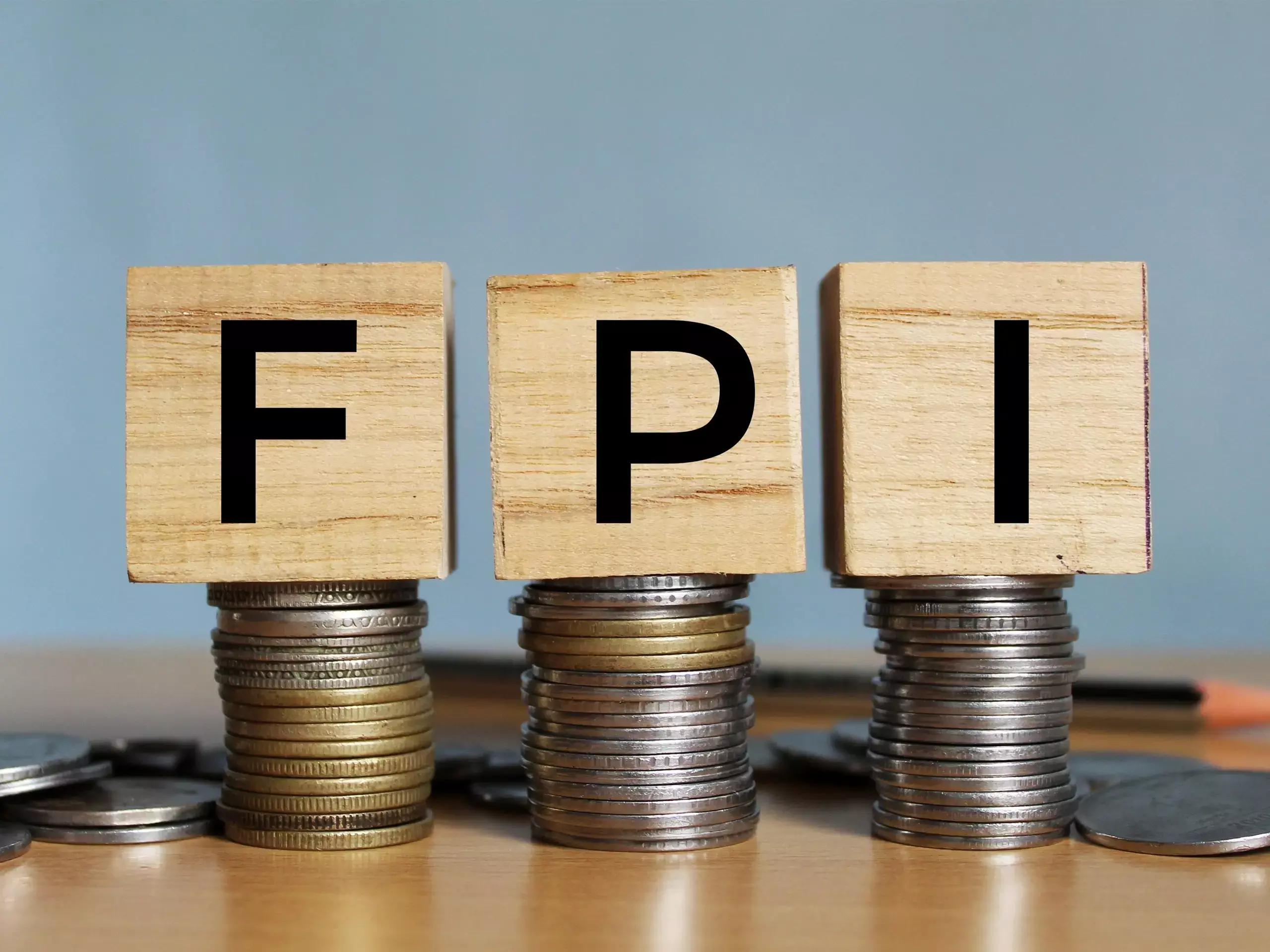 വിദേശ നിക്ഷേപകര്‍ കൂട്ടത്തോടെ പുറത്തേക്ക്