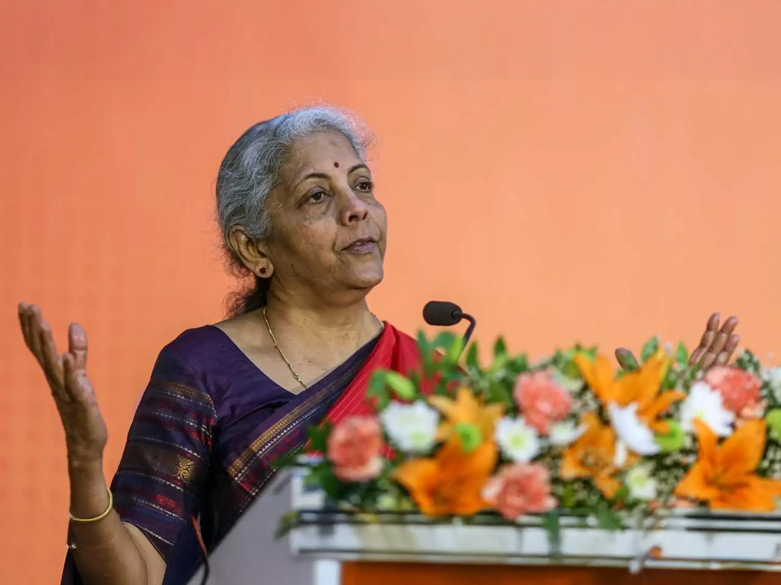 ജിഎസ്ടി കുറച്ചു,നിത്യോപയോഗ സാധനങ്ങൾക്ക് വിലക്കുറയും, ഇൻഷുറൻസ് പ്രീമിയം കുറയും