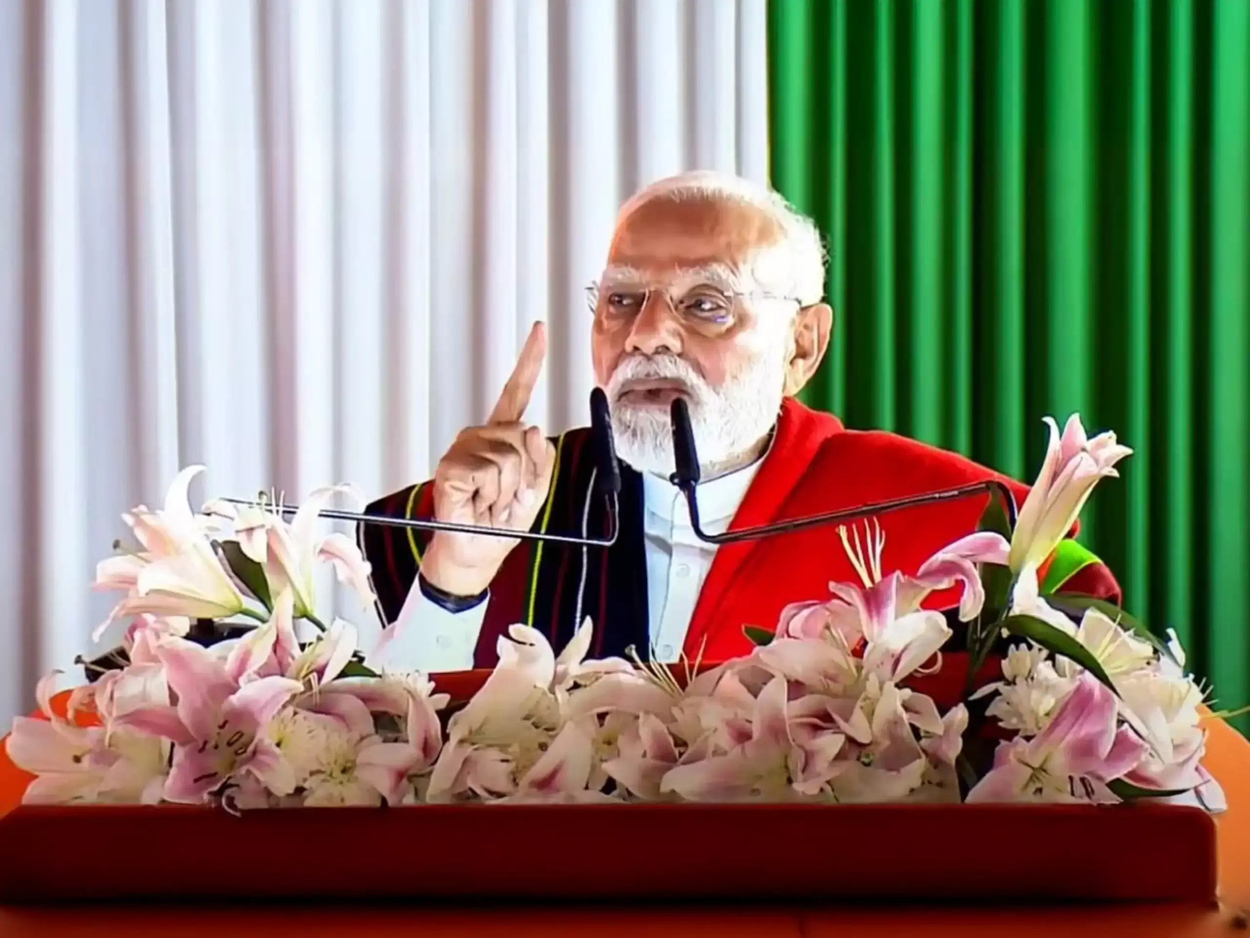 മണിപ്പൂര്‍ ധീരന്‍മാരുടെ നാടെന്ന് പ്രധാനമന്ത്രി