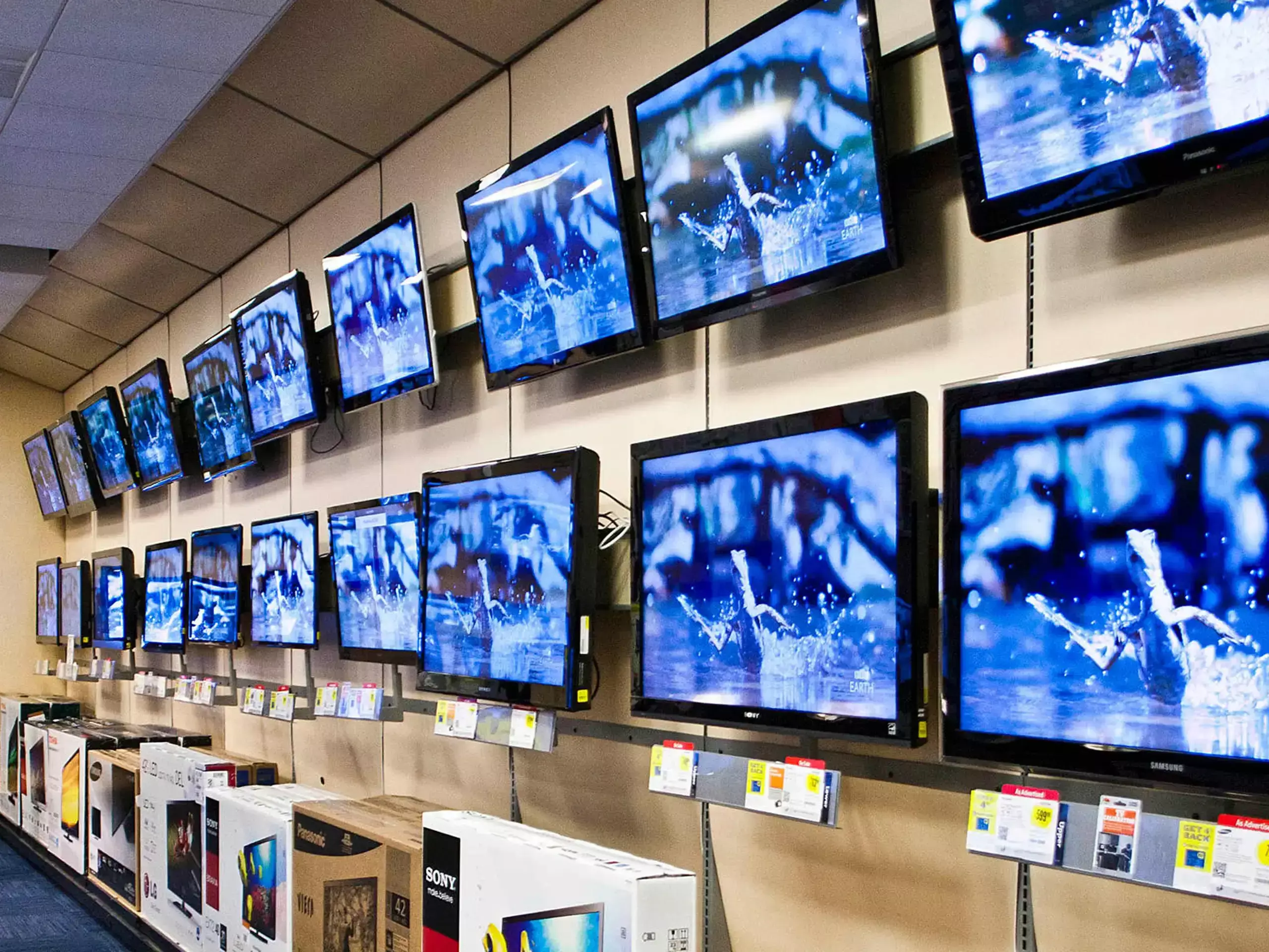 ടെലിവിഷന്‍ വിലകള്‍ വെട്ടിക്കുറച്ചു;  2500 മുതല്‍ 85,000 രൂപ വരെ കുറവ്