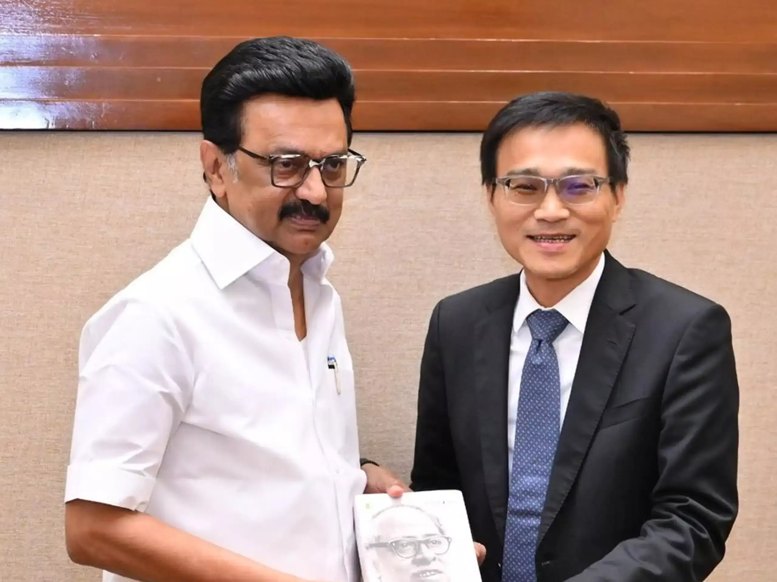 15,000 കോടിയുടെ നിക്ഷേപമില്ല, മുഖം തിരിച്ച് ഫോക്സ്കോണ്; സ്റ്റാലിന് തിരിച്ചടി 15,000 കോടിയുടെ നിക്ഷേപമില്ല, മുഖം തിരിച്ച് ഫോക്സ്കോണ്; സ്റ്റാലിന് തിരിച്ചടി