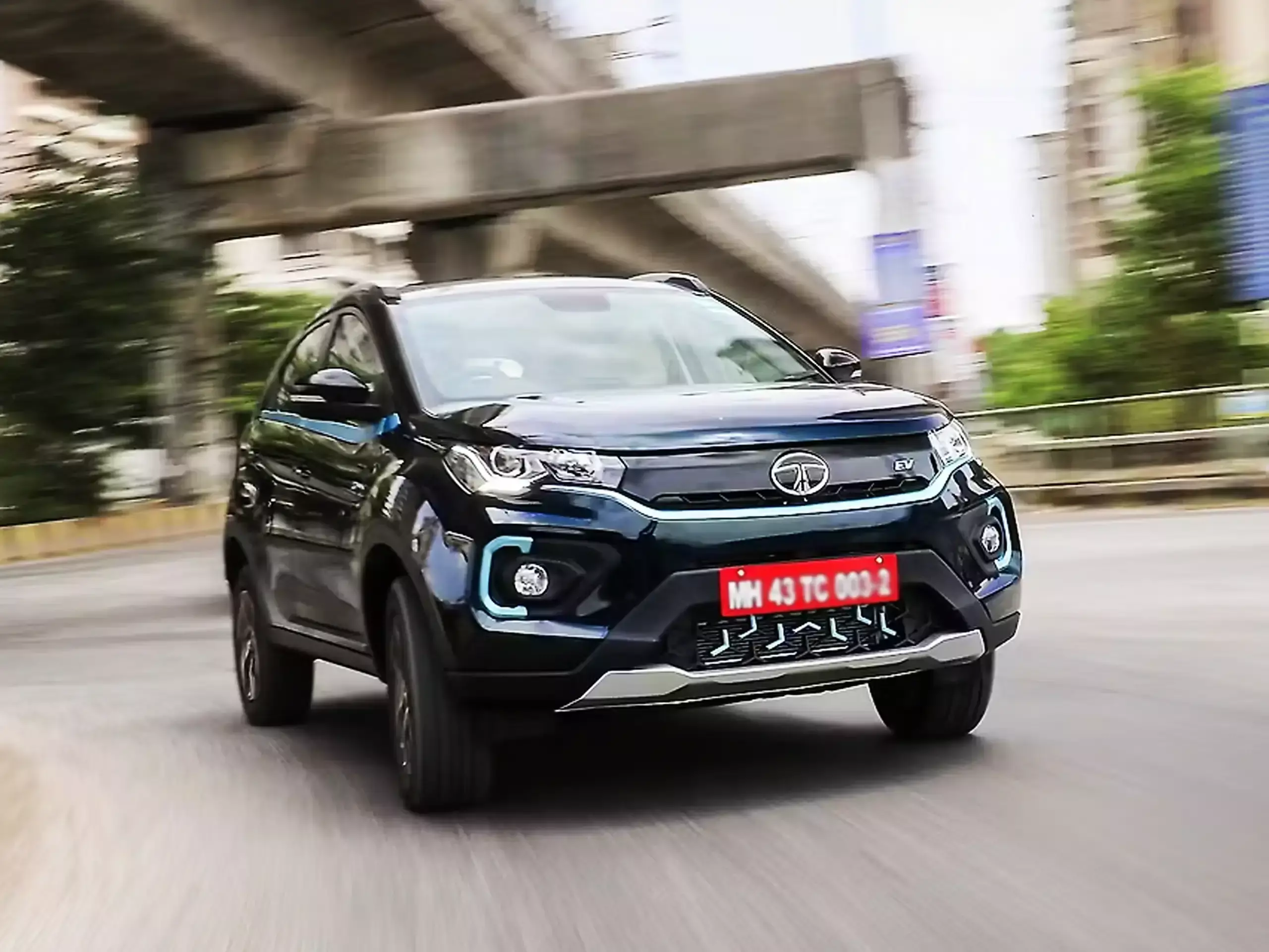 ഉത്സവ സീസണില്‍ ഒരു ലക്ഷം  ഡെലിവറികളുമായി ടാറ്റ മോട്ടോഴ്‌സ്