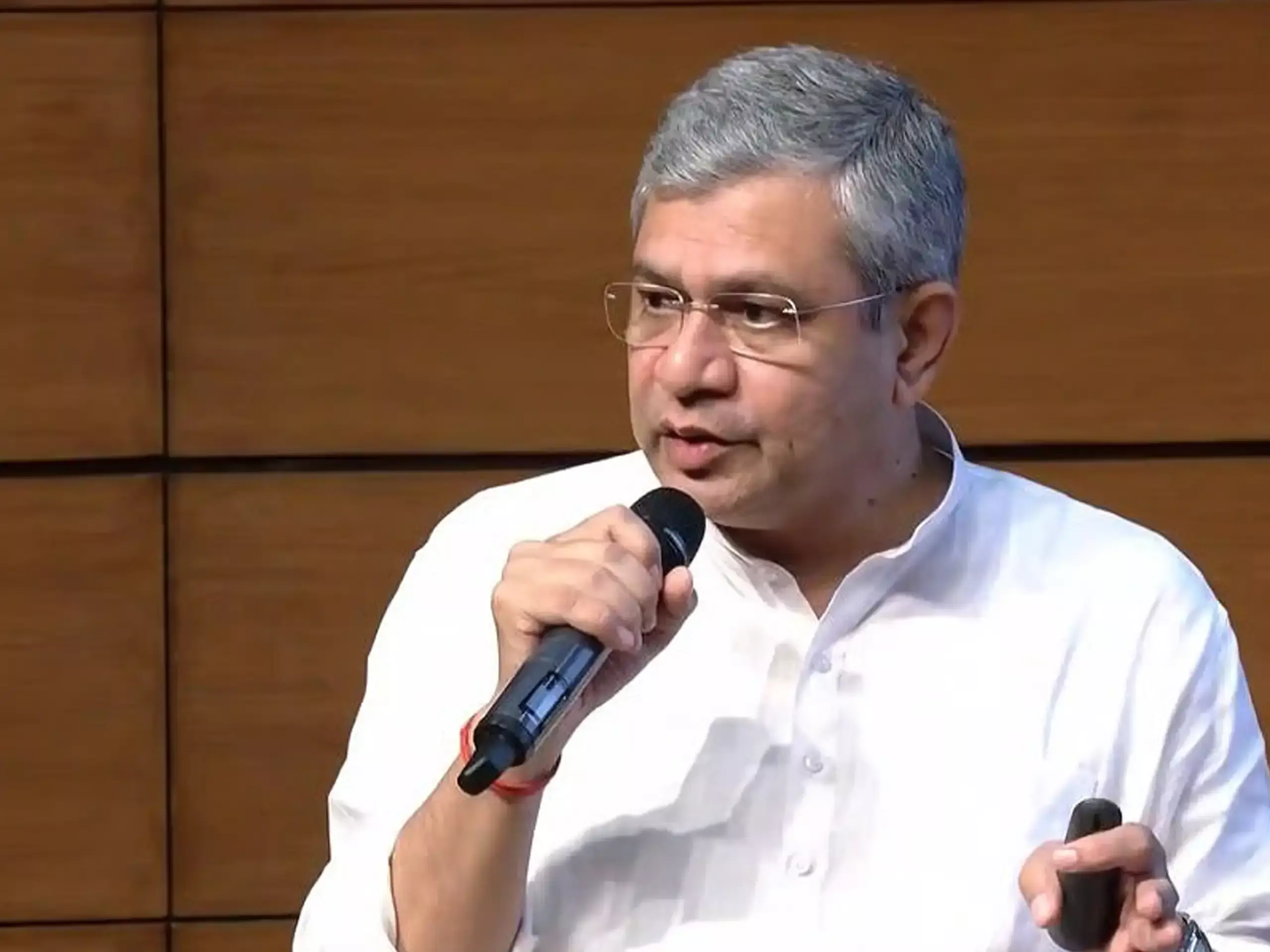 യൂറിയ ഇതര വളങ്ങള്‍ക്കുള്ള  സബ്‌സിഡി കേന്ദ്രം ഉയര്‍ത്തി