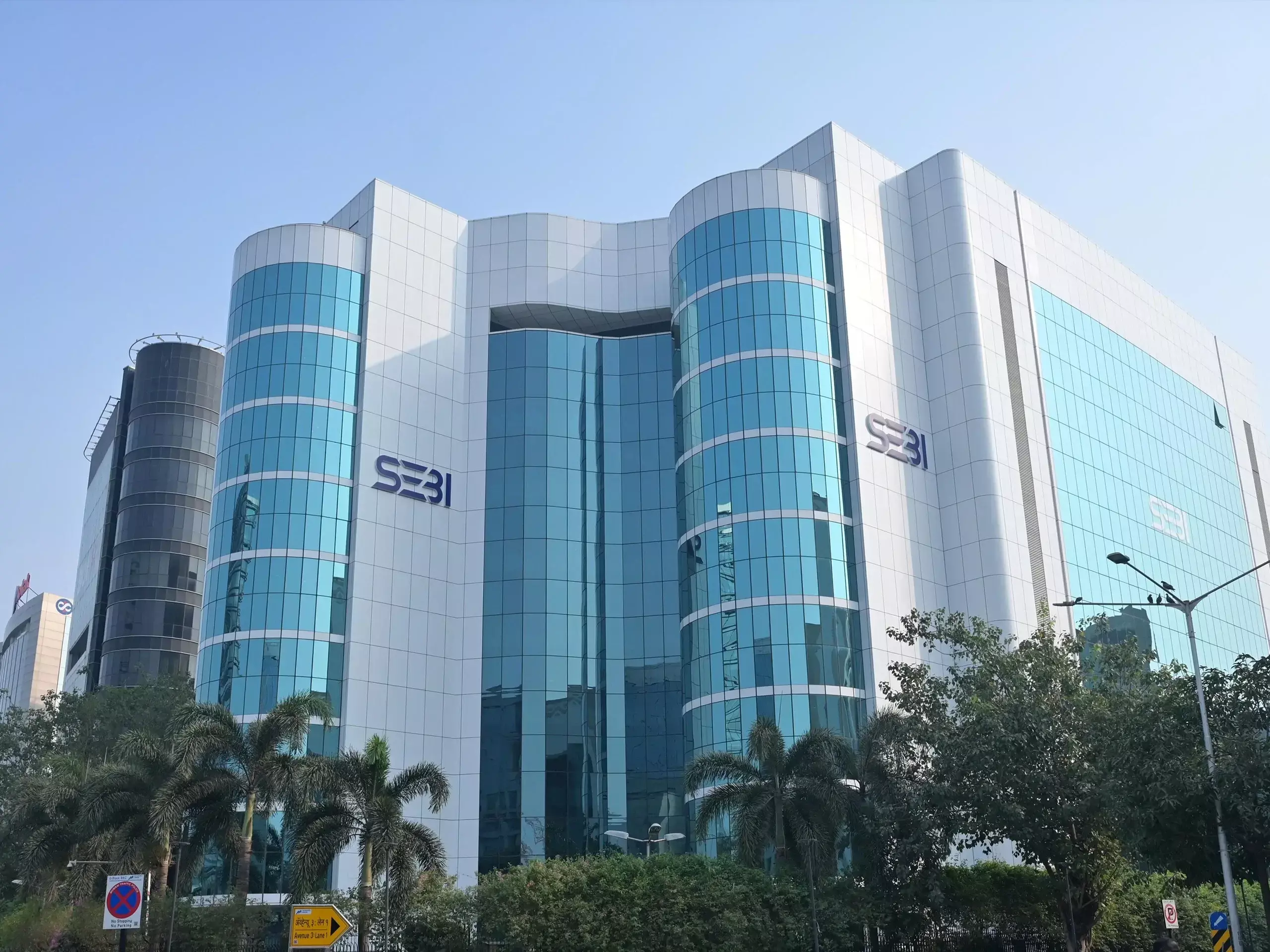 ആഴ്ചയിലെ എഫ്&ഒ എക്സ്പെയറി  ഇല്ലാതാക്കാനാവില്ലെന്ന് സെബി