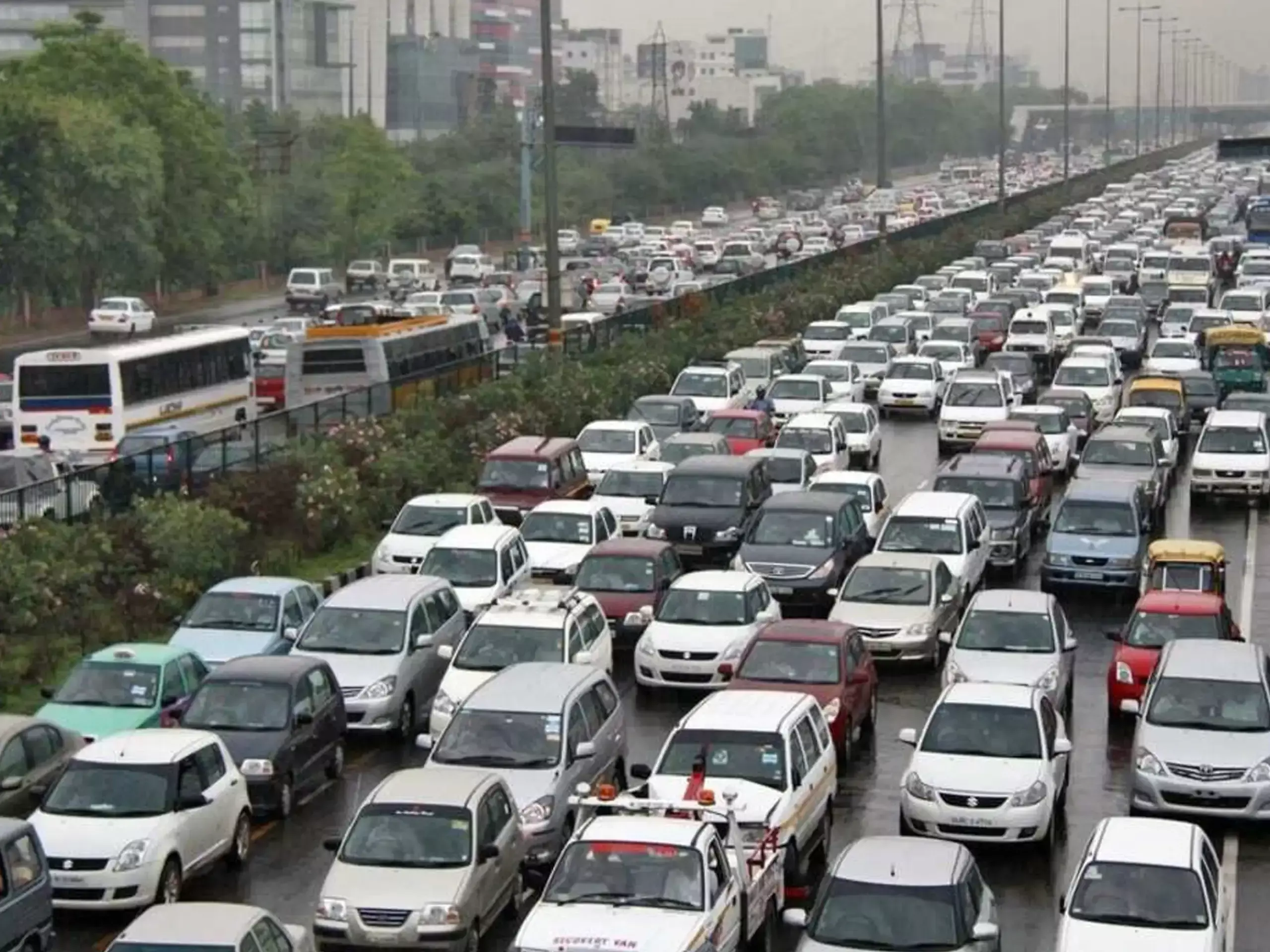 പഴയ വാഹനമുണ്ടോ? ഫിറ്റ്നസ് ടെസ്റ്റ് ഫീസ് ഇനി പൊള്ളും പഴയ വാഹനമുണ്ടോ? ഫിറ്റ്നസ് ടെസ്റ്റ് ഫീസ് ഇനി പൊള്ളും