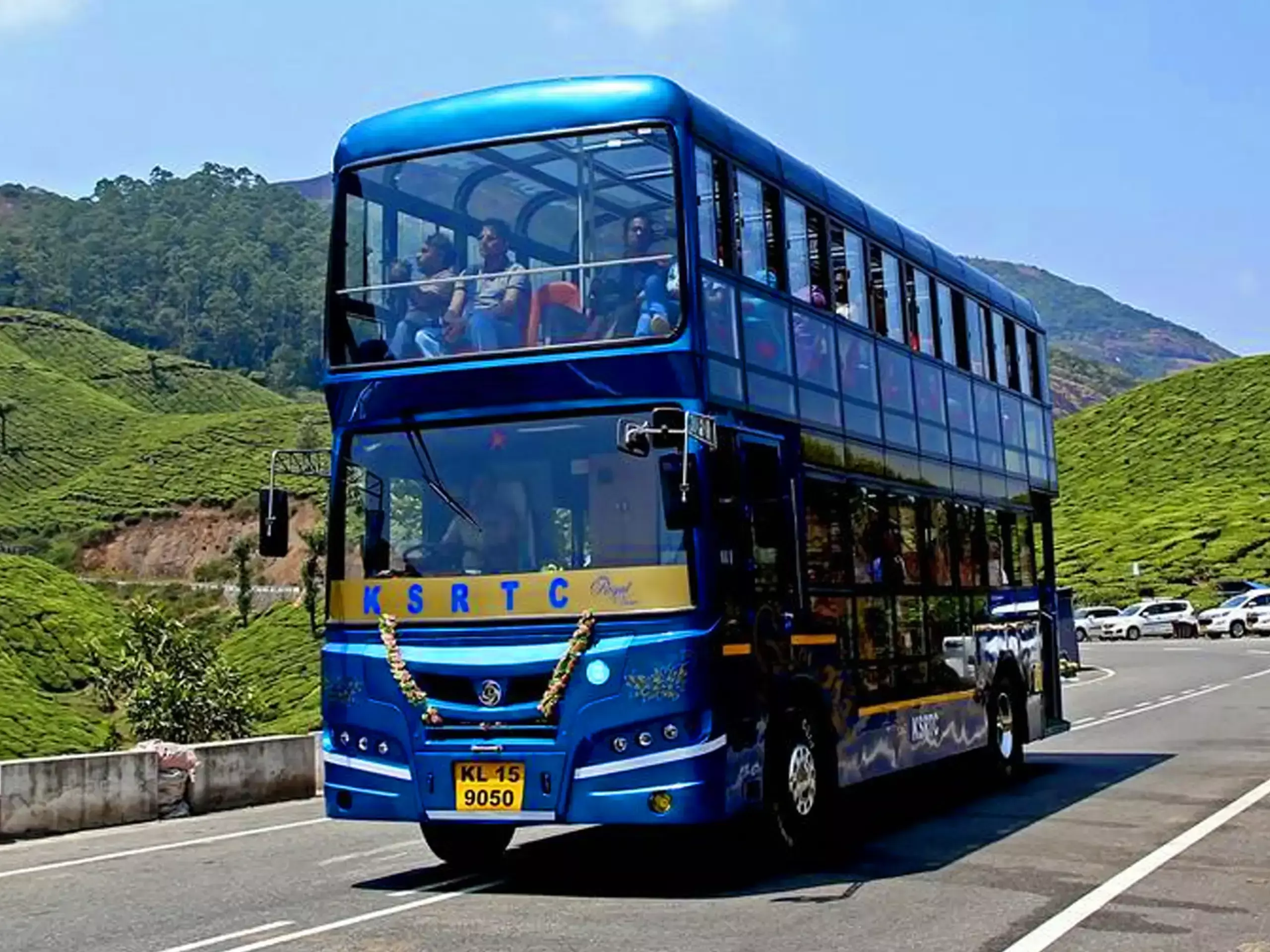 9 മാസത്തിനുള്ളിൽ ഒരു കോടി രൂപ; മൂന്നാറില് ഹിറ്റായി കെഎസ്ആർടിസി റോയല് വ്യൂ ഡെബിള് ഡെക്കര് 9 മാസത്തിനുള്ളിൽ ഒരു കോടി രൂപ; മൂന്നാറില് ഹിറ്റായി കെഎസ്ആർടിസി റോയല് വ്യൂ ഡെബിള് ഡെക്കര്