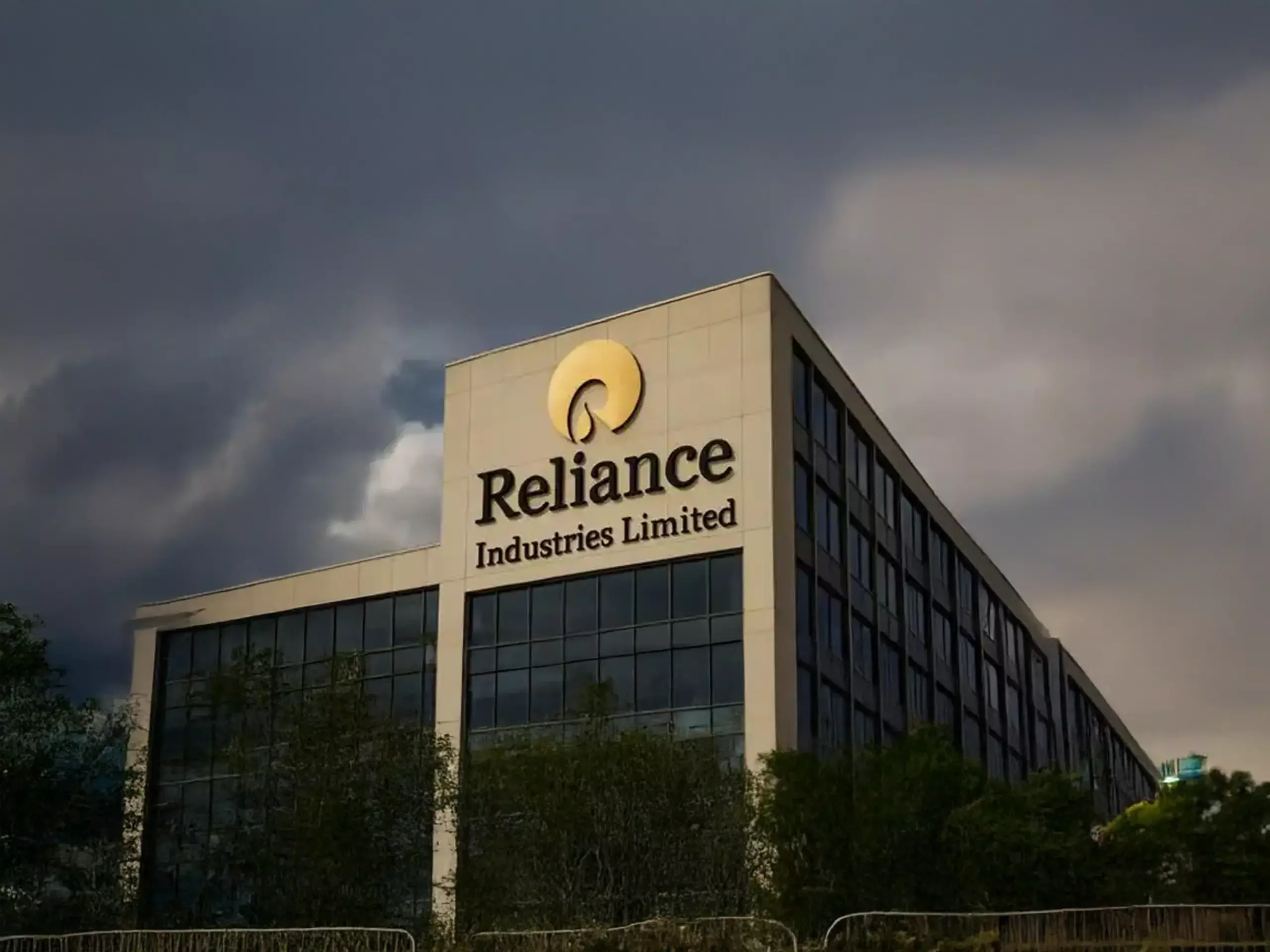 റിലയന്‍സിന്റെ വിപണിമൂല്യം  21ലക്ഷം കോടി രൂപയിലെത്തി