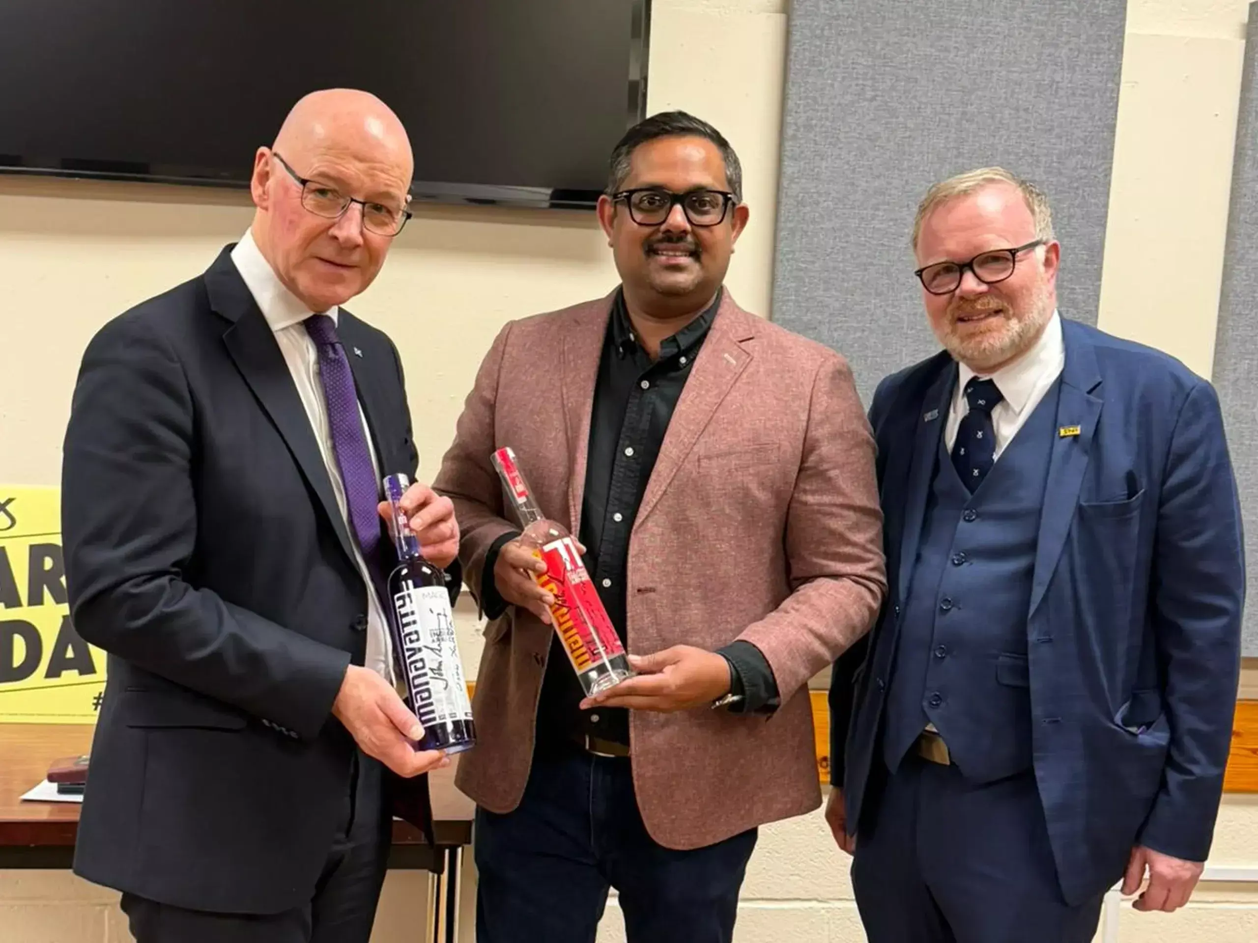 തെരഞ്ഞെടുപ്പ് കണ്വെൻഷനില് മദ്യലേലം! സ്കോട്ട്ലന്ഡില് താരമായി മണവാട്ടി തെരഞ്ഞെടുപ്പ് കണ്വെൻഷനില് മദ്യലേലം! സ്കോട്ട്ലന്ഡില് താരമായി മണവാട്ടി