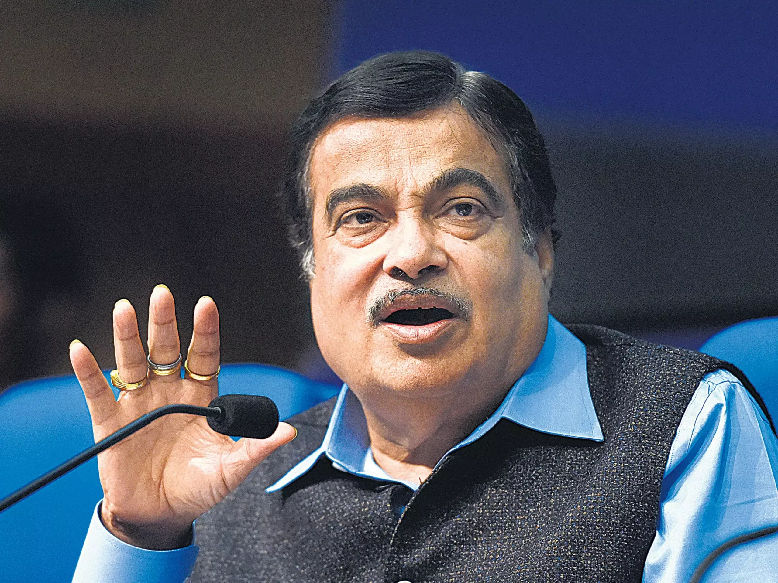 ഡല്‍ഹി-മുംബൈ എക്‌സ്പ്രസ് വേ   എത്രയും വേഗം പൂര്‍ത്തിയാക്കും: ഗഡ്കരി