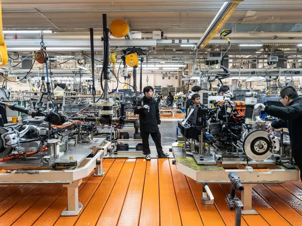 chinas manufacturing activity shrinks for eighth consecutive month chinas manufacturing activity shrinks for eighth consecutive month