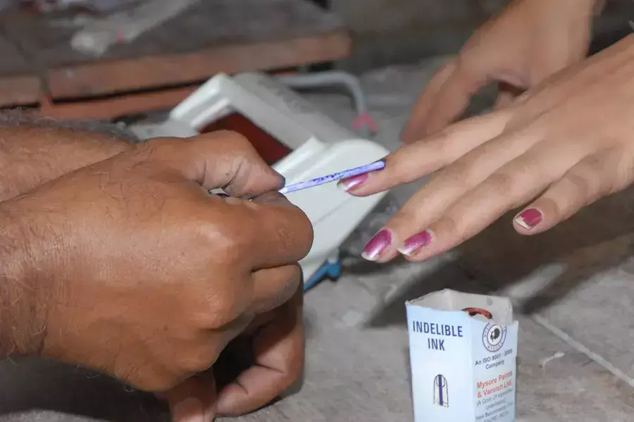 തദ്ദേശ തിരഞ്ഞെടുപ്പിൽ യുഡിഎഫ് മുന്നേറ്റം; നില മെച്ചപ്പെടുത്തി എൻഡിഎ തദ്ദേശ തിരഞ്ഞെടുപ്പിൽ യുഡിഎഫ് മുന്നേറ്റം; നില മെച്ചപ്പെടുത്തി എൻഡിഎ