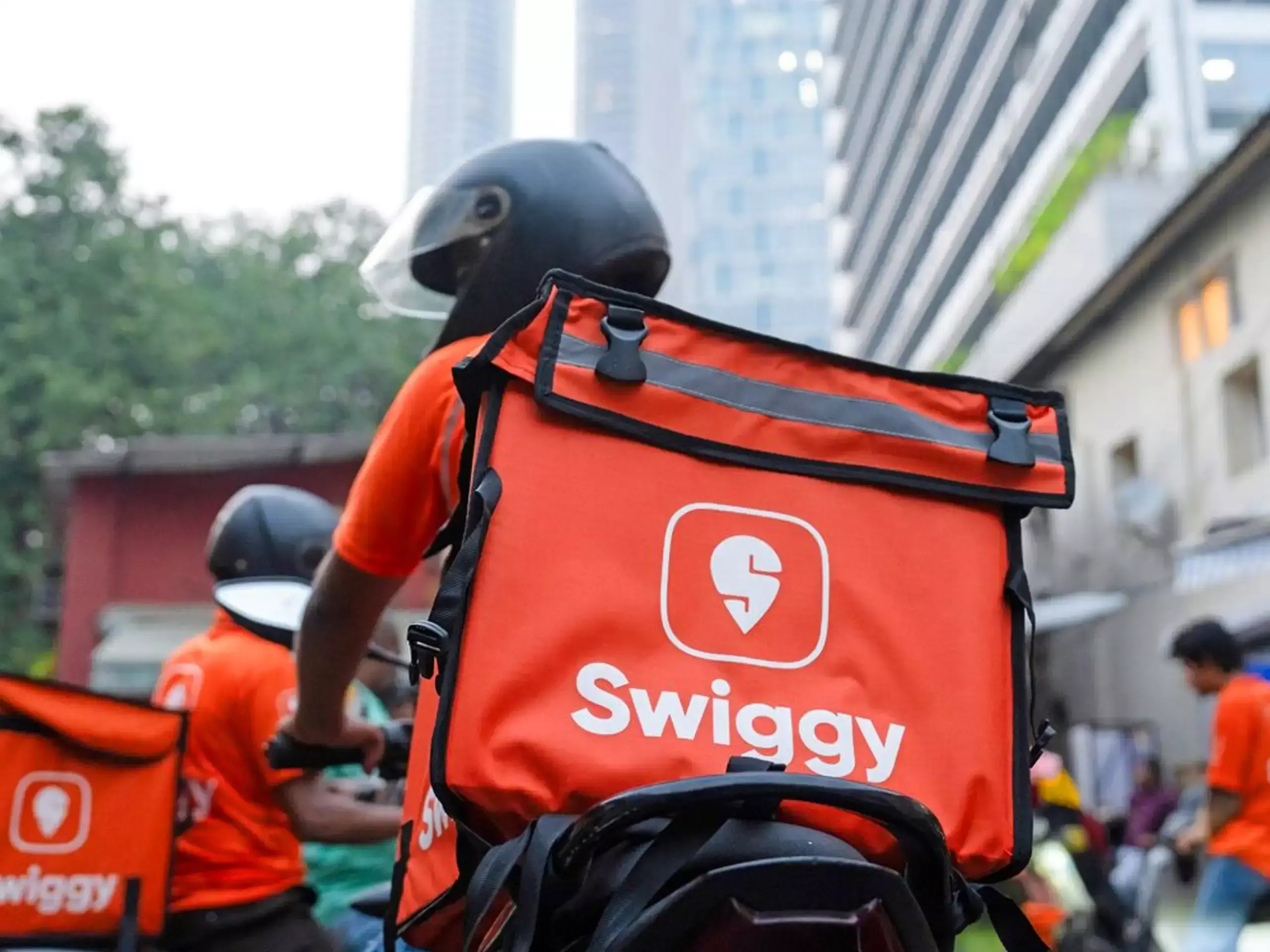 Swiggy Qip : ക്യുഐപി; കരുത്താർജിച്ച് സ്വിഗ്ഗി, സമാഹരിച്ചത് 10,000 കോടി രൂപ Swiggy Qip : ക്യുഐപി; കരുത്താർജിച്ച് സ്വിഗ്ഗി, സമാഹരിച്ചത് 10,000 കോടി രൂപ
