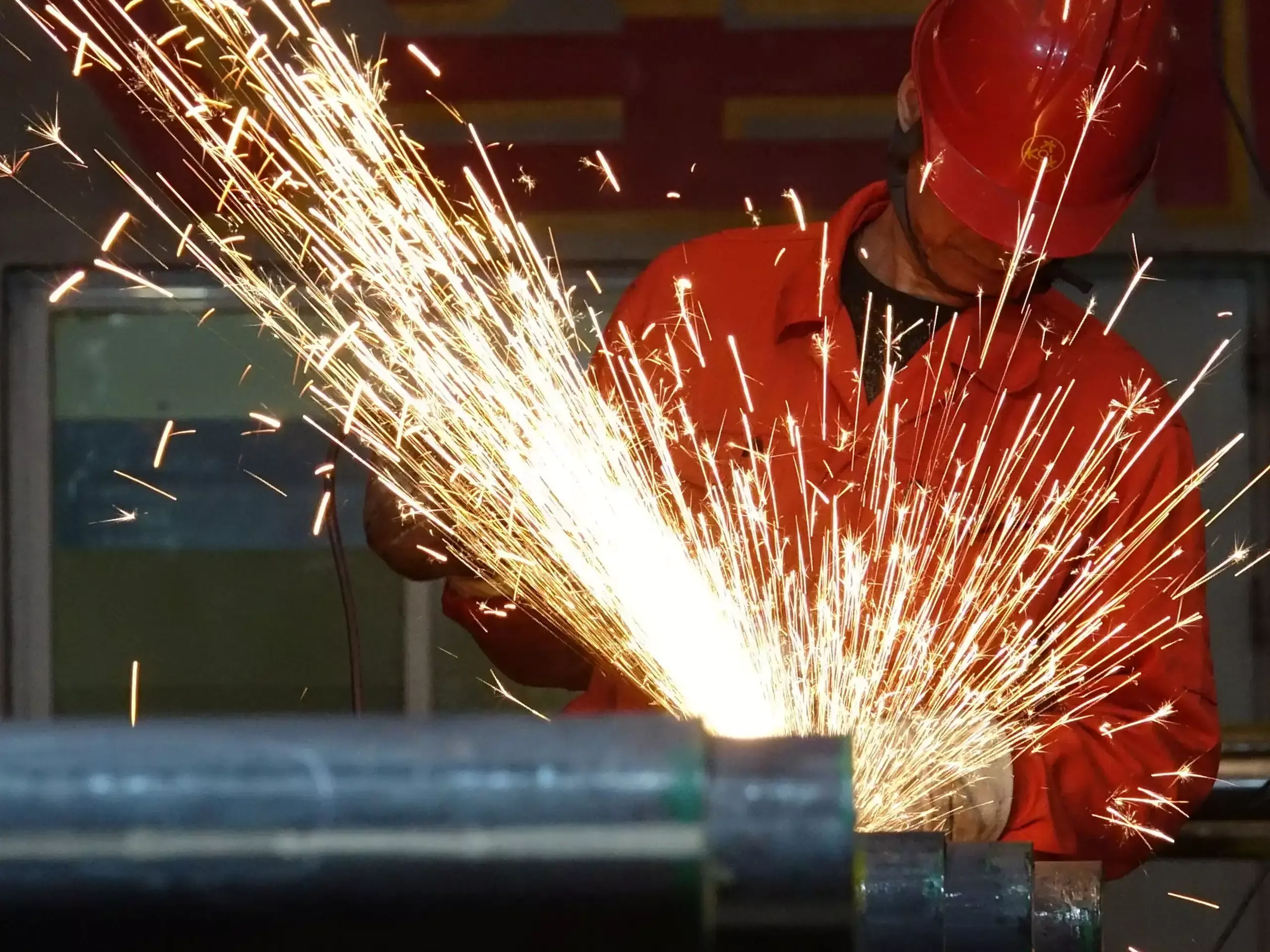 സ്വകാര്യ മേഖല തളര്‍ച്ചയിലെന്ന് റിപ്പോര്‍ട്ട്