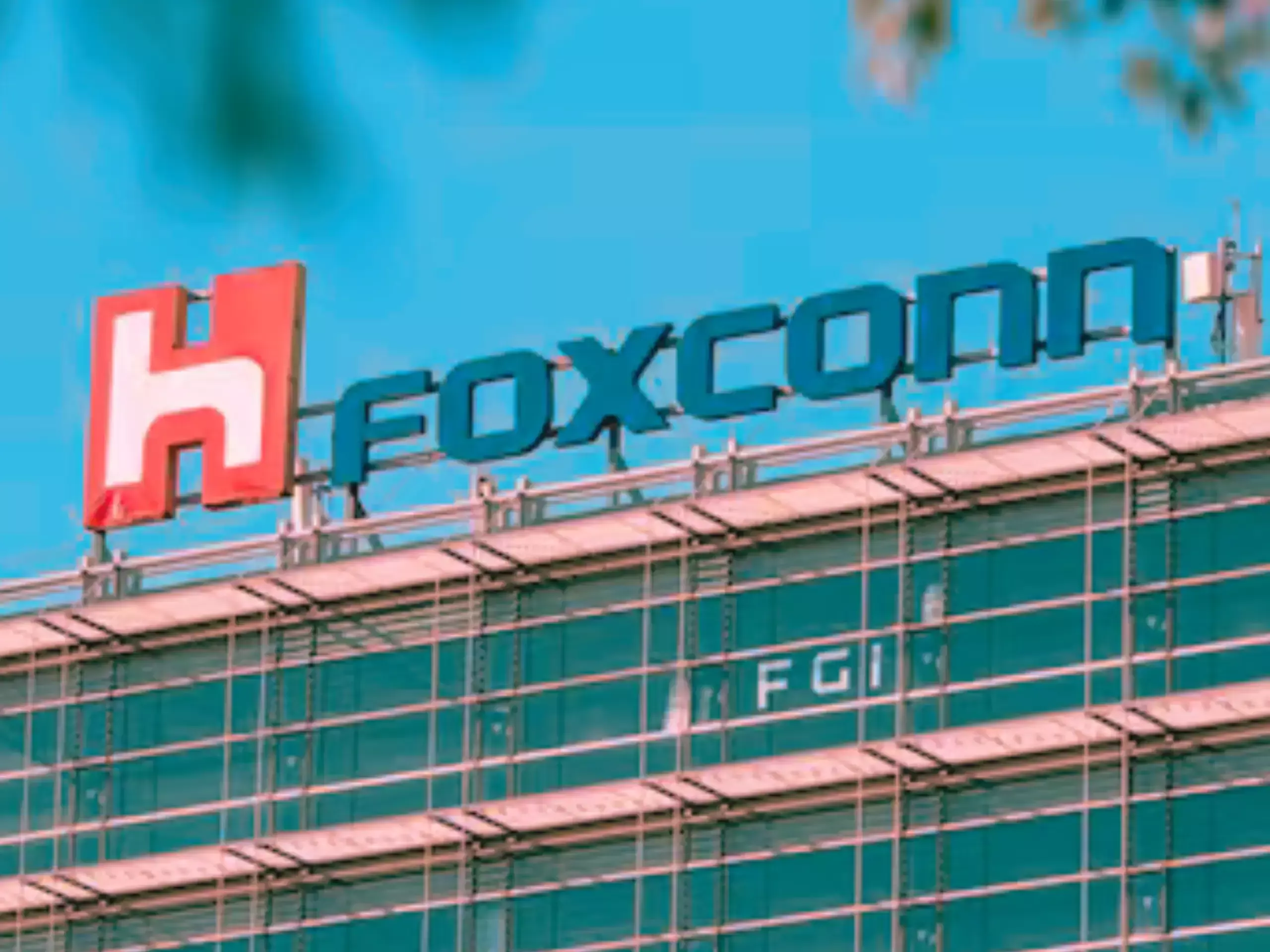 ഞെട്ടിച്ച് ഫോക്‌സ്‌കോണ്‍! ബെംഗളൂരുവില്‍  നിയമനം നല്‍കിയത് 30,000 പേര്‍ക്കെന്ന് റിപ്പോര്‍ട്ട്