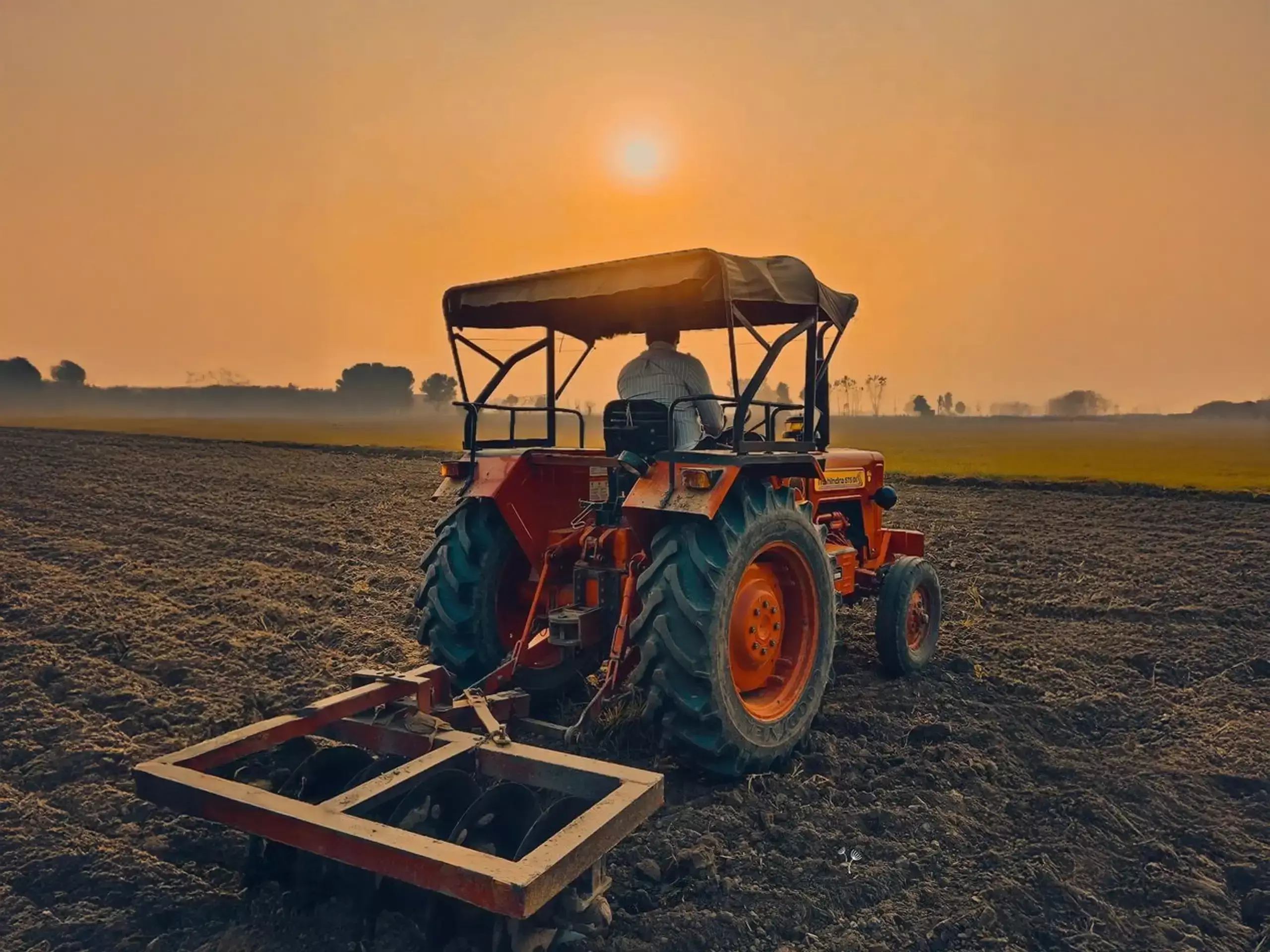 Tractor wholesale: ട്രാക്ടറുകളുടെ മൊത്തവ്യാപാരം കുതിക്കും