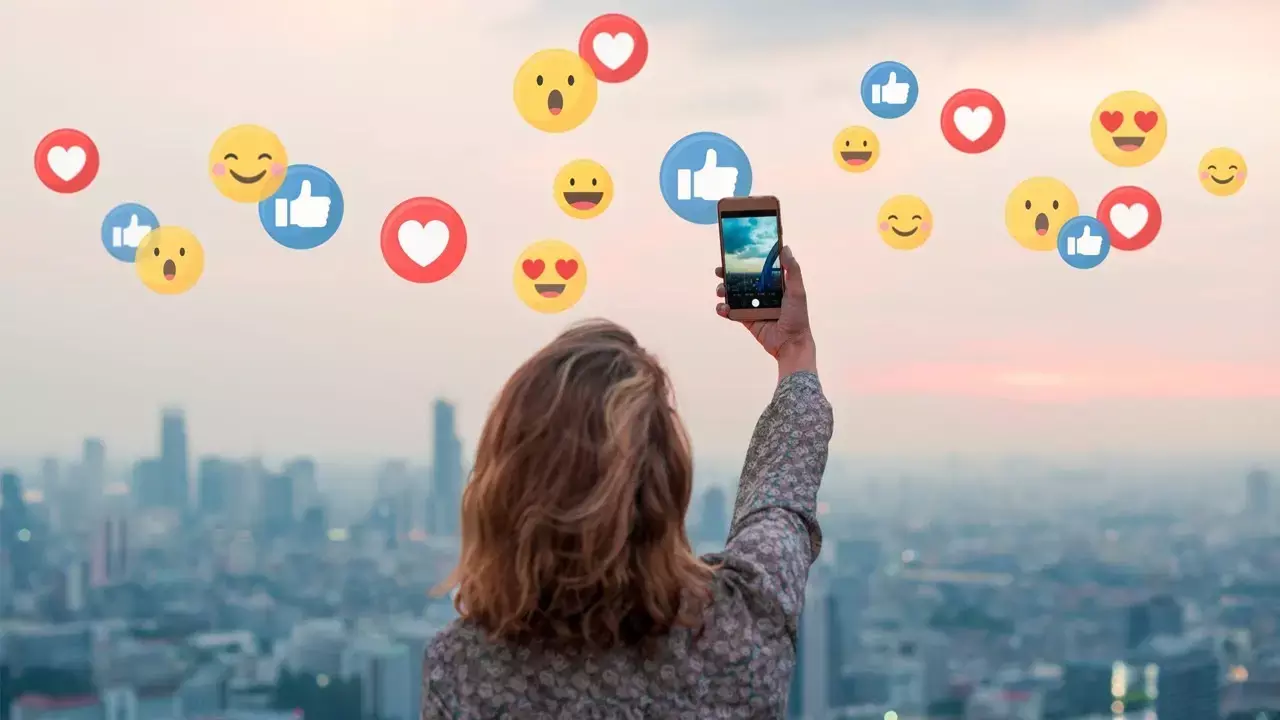 Social Media Influenser UAE: സോഷ്യല്‍ മീഡിയ ഇന്‍ഫ്‌ളുവന്‍സറാണോ? യുഎഇയില്‍ ലൈസന്‍സ് എടുത്തില്ലേല്‍ പണികിട്ടും