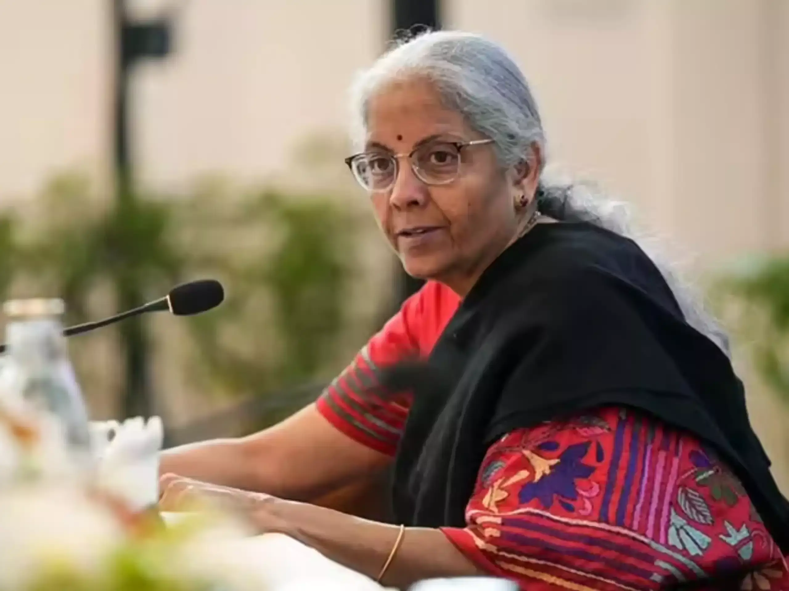 ഇന്ത്യ 7.2ശതമാനം വരെ വളരുമെന്ന് സാമ്പത്തിക സര്വേ; താരിഫ് തിരിച്ചടിയായില്ല ഇന്ത്യ 7.2ശതമാനം വരെ വളരുമെന്ന് സാമ്പത്തിക സര്വേ; താരിഫ് തിരിച്ചടിയായില്ല