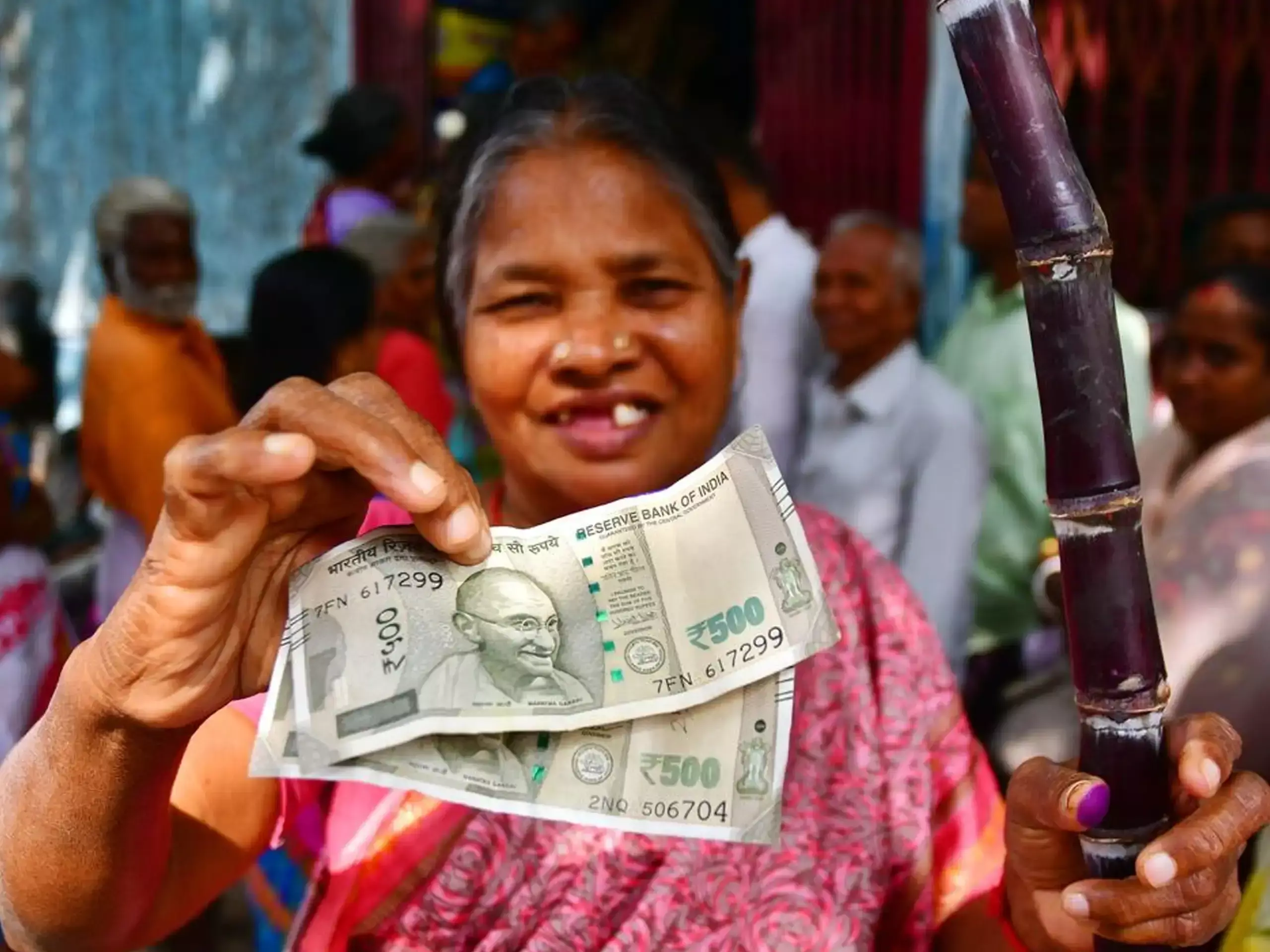 വനിതകൾക്ക് 5000 രൂപ വീതം, വനിതാ ക്ഷേമത്തിൻ്റെ പുതുവഴിയെ തമിഴ്നാട് വനിതകൾക്ക് 5000 രൂപ വീതം, വനിതാ ക്ഷേമത്തിൻ്റെ പുതുവഴിയെ തമിഴ്നാട്