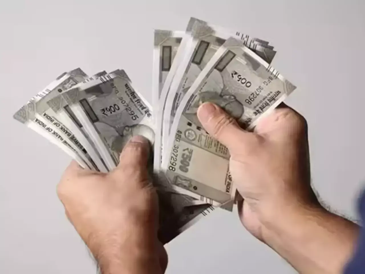 govt issues order granting 10% relief on da for govt employees and pensioners