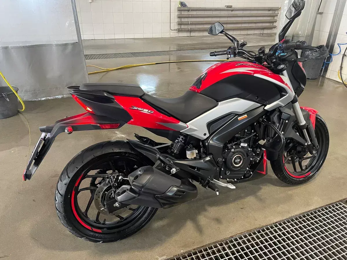 Bajaj Dominar 250 : ബജാജ് ഡോമിനാർ 250: ശക്തിയും സ്റ്റൈലും കൂട്ടിയ ക്വാർട്ടർ-ലിറ്റർ സ്പോർട്സ് ടൂറർ, അറിയേണ്ട കാര്യങ്ങൾ? Bajaj Dominar 250 : ബജാജ് ഡോമിനാർ 250: ശക്തിയും സ്റ്റൈലും കൂട്ടിയ ക്വാർട്ടർ-ലിറ്റർ സ്പോർട്സ് ടൂറർ, അറിയേണ്ട കാര്യങ്ങൾ?