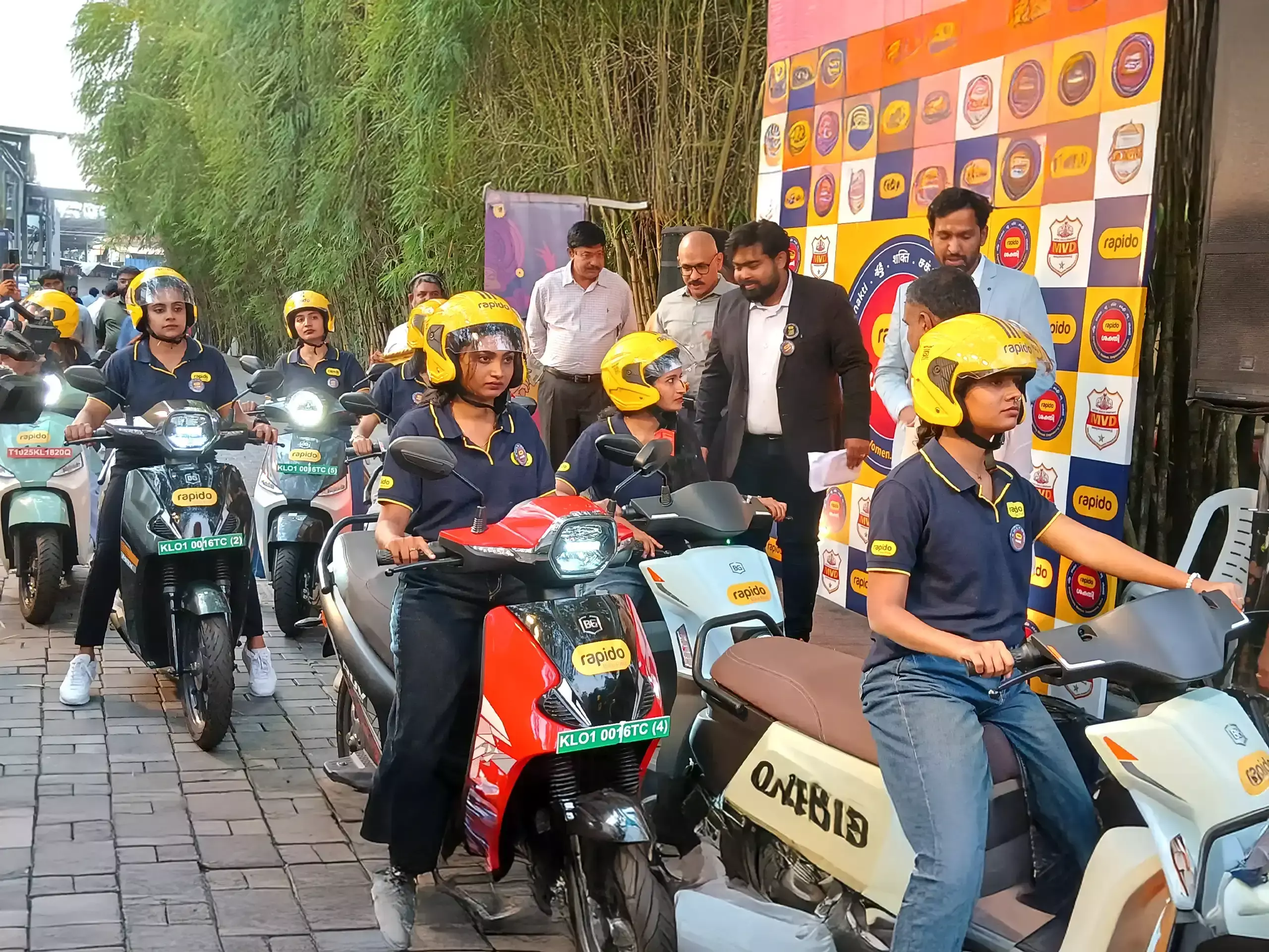 റൈഡ് വിത്ത് പ്രൈഡ്; വനിതകള്‍ക്കായി റാപിഡോ പിങ്ക് മൊബിലിറ്റി പദ്ധതിക്ക് തുടക്കം