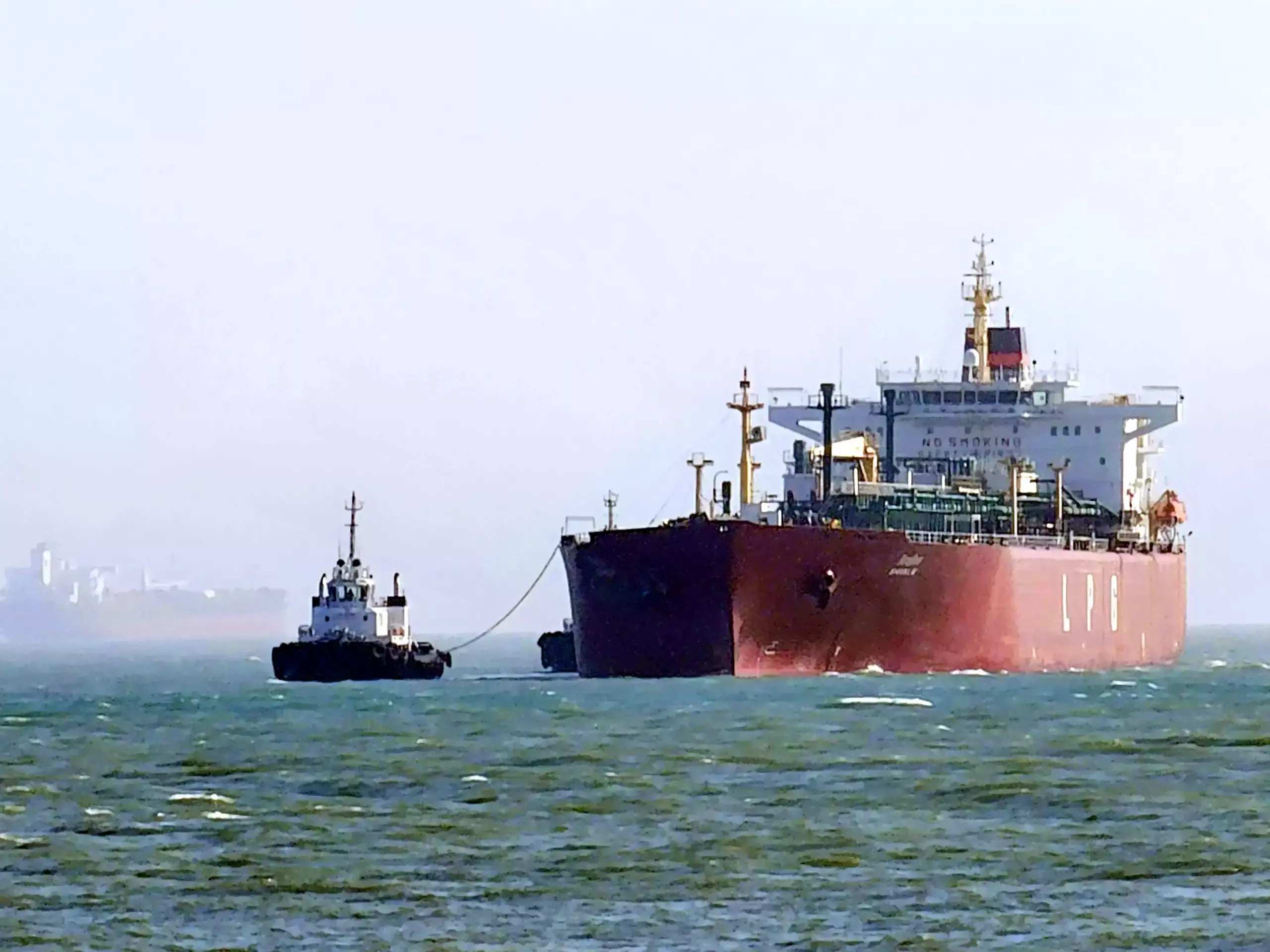 ഹോര്‍മുസ് കടലിടുക്കില്‍ ടോള്‍ പിരിക്കാന്‍ ഇറാന്‍;   ആഗോള കപ്പല്‍ ഗതാഗതത്തിന് വന്‍ ഭീഷണി