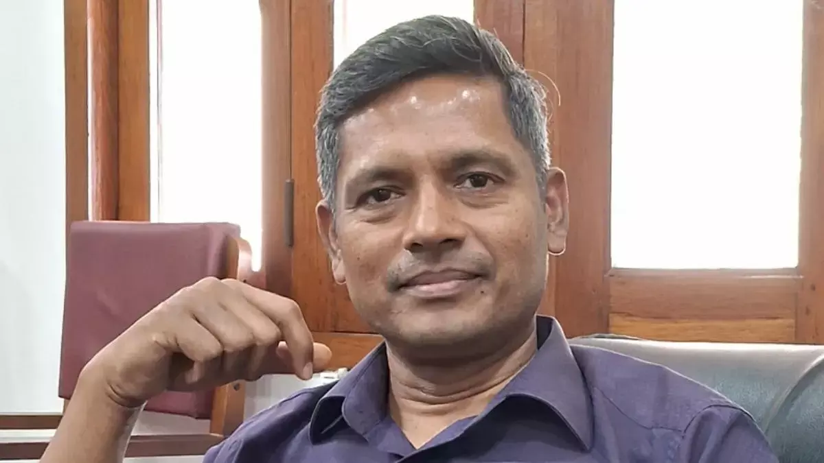 Election Commissions Directive:തെരഞ്ഞെടുപ്പ് കമ്മീഷൻ്റെ പുതിയ നീക്കം: ഈ അപേക്ഷകർക്ക് മാത്രം വോട്ടു ചെയ്യാം Election Commissions Directive:തെരഞ്ഞെടുപ്പ് കമ്മീഷൻ്റെ പുതിയ നീക്കം: ഈ അപേക്ഷകർക്ക് മാത്രം വോട്ടു ചെയ്യാം