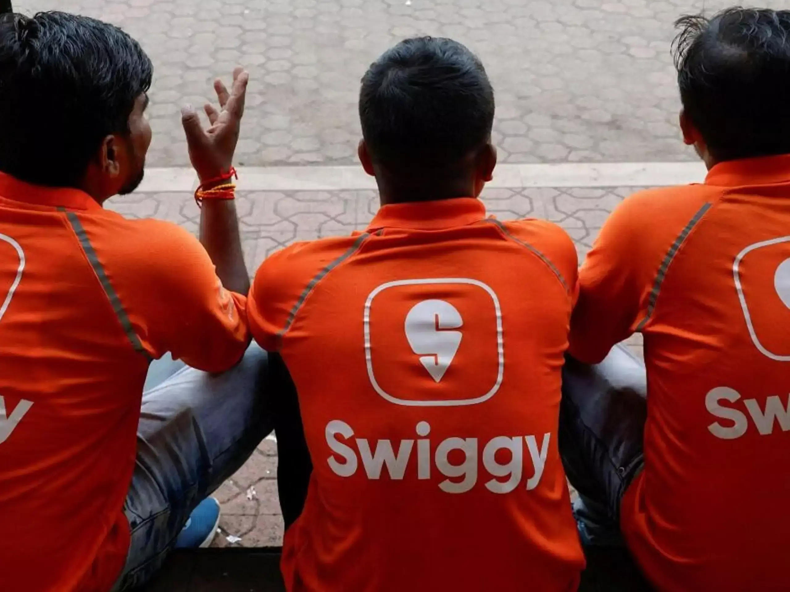 സ്വിഗ്ഗിയിലും ഇനി നിരക്ക് കൂടും; പ്ലാറ്റ്ഫോം   ഫീസില്‍ വന്‍ വര്‍ദ്ധനവ്, പോക്കറ്റ് കാലിയാകുമോ?