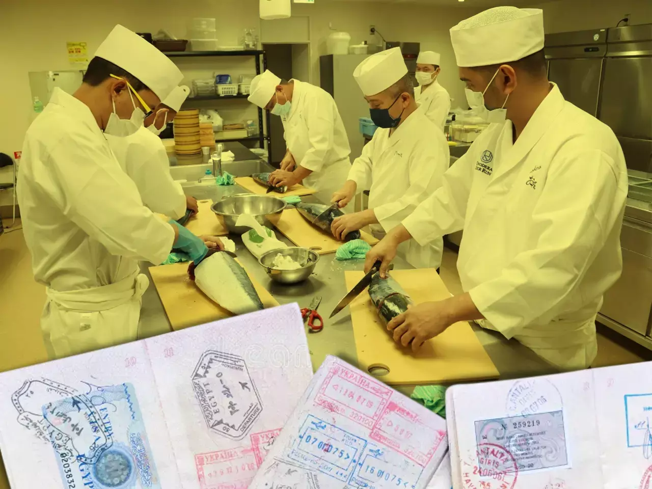 ജപ്പാനില്‍ റെസ്റ്റോറന്റ് വിസകള്‍ക്ക് ഹൗസ് ഫുള്‍ ബോര്‍ഡ്; വിദേശ തൊഴിലാളികള്‍ക്കുള്ള വിസ മരവിപ്പിച്ചു