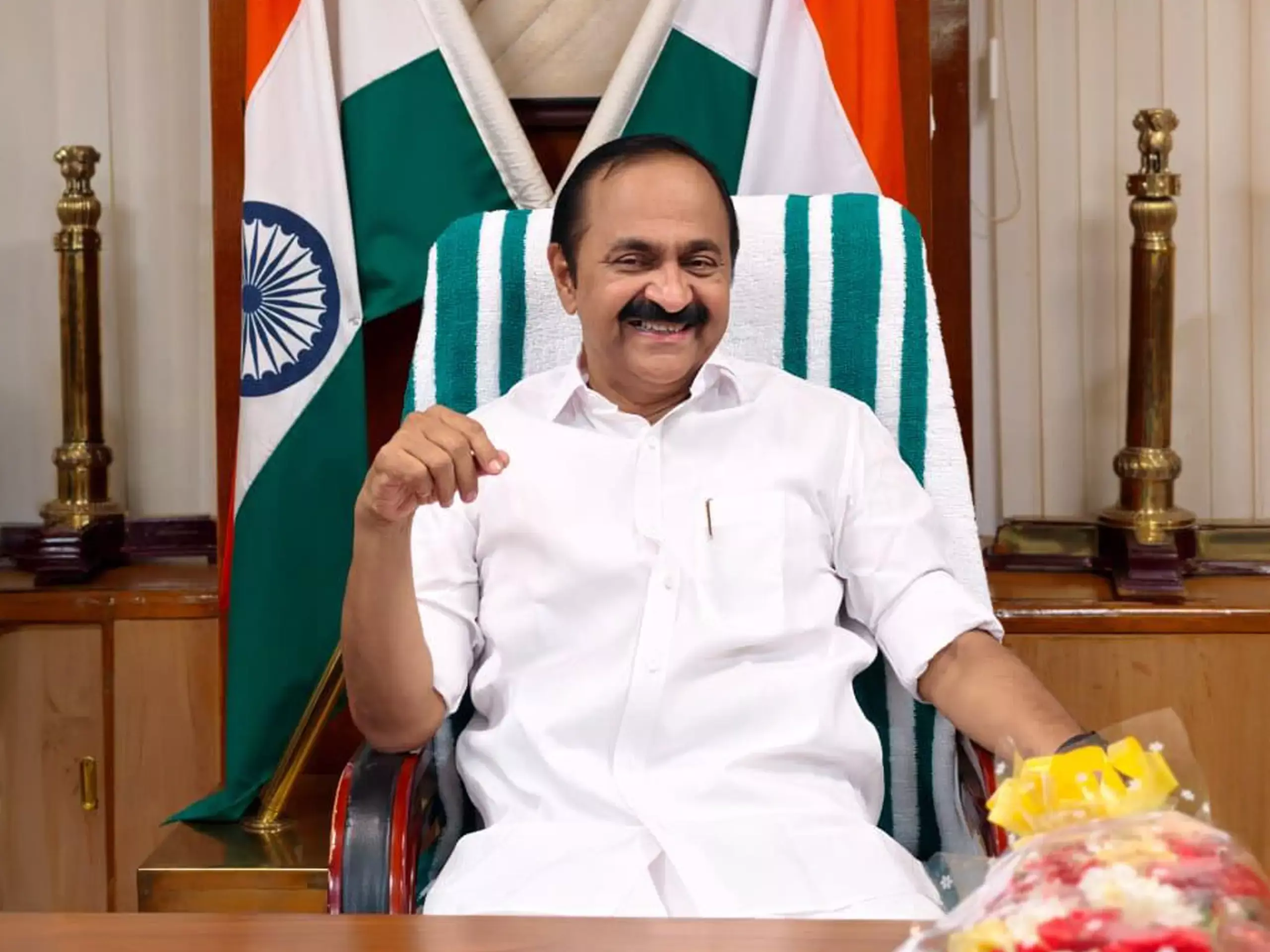 ധവളപത്രം 10 ദിവസത്തിനകം പുറത്തിറക്കും; സമിതി രൂപീകരിച്ചു ധവളപത്രം 10 ദിവസത്തിനകം പുറത്തിറക്കും; സമിതി രൂപീകരിച്ചു