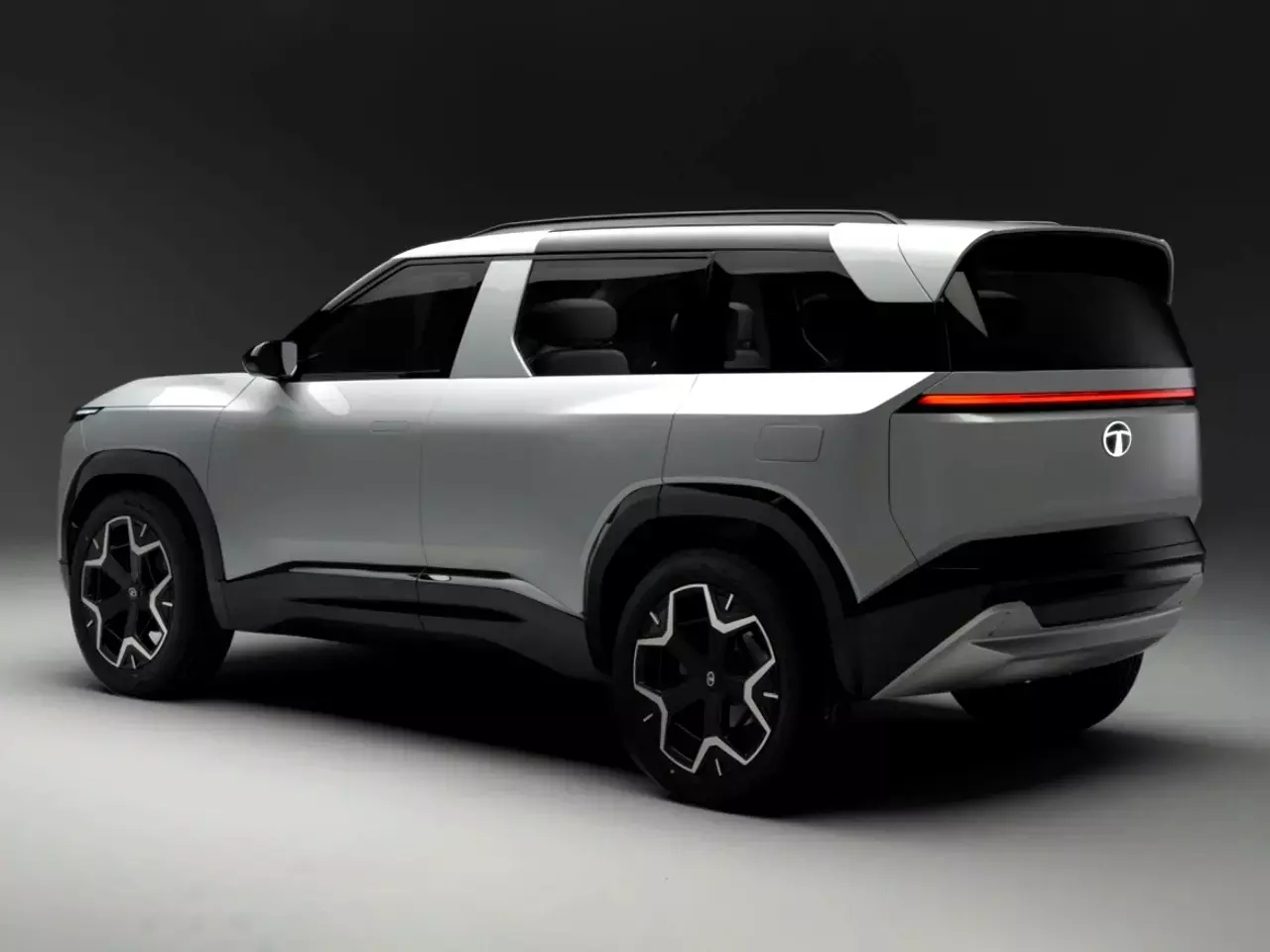 Tata Sierra EV Launch : ഇവിയിൽ കരുത്ത് തെളിയിക്കാൻ സിയേറ , വില 18 ലക്ഷം രൂപ മുതൽ