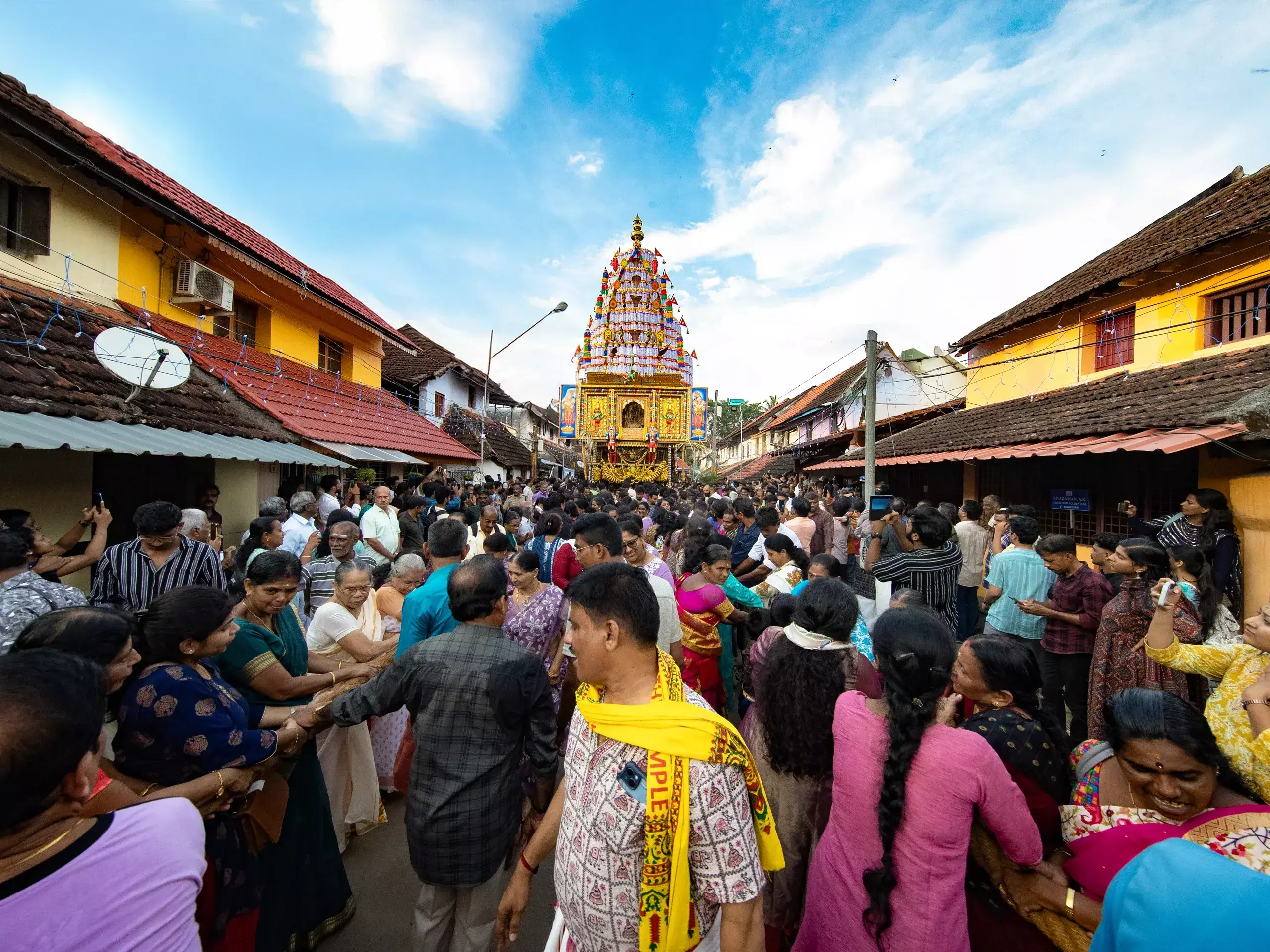 വീടൊരുങ്ങി, നാടൊരുങ്ങി, കല്‍പ്പാത്തി തേരൊരുങ്ങി...