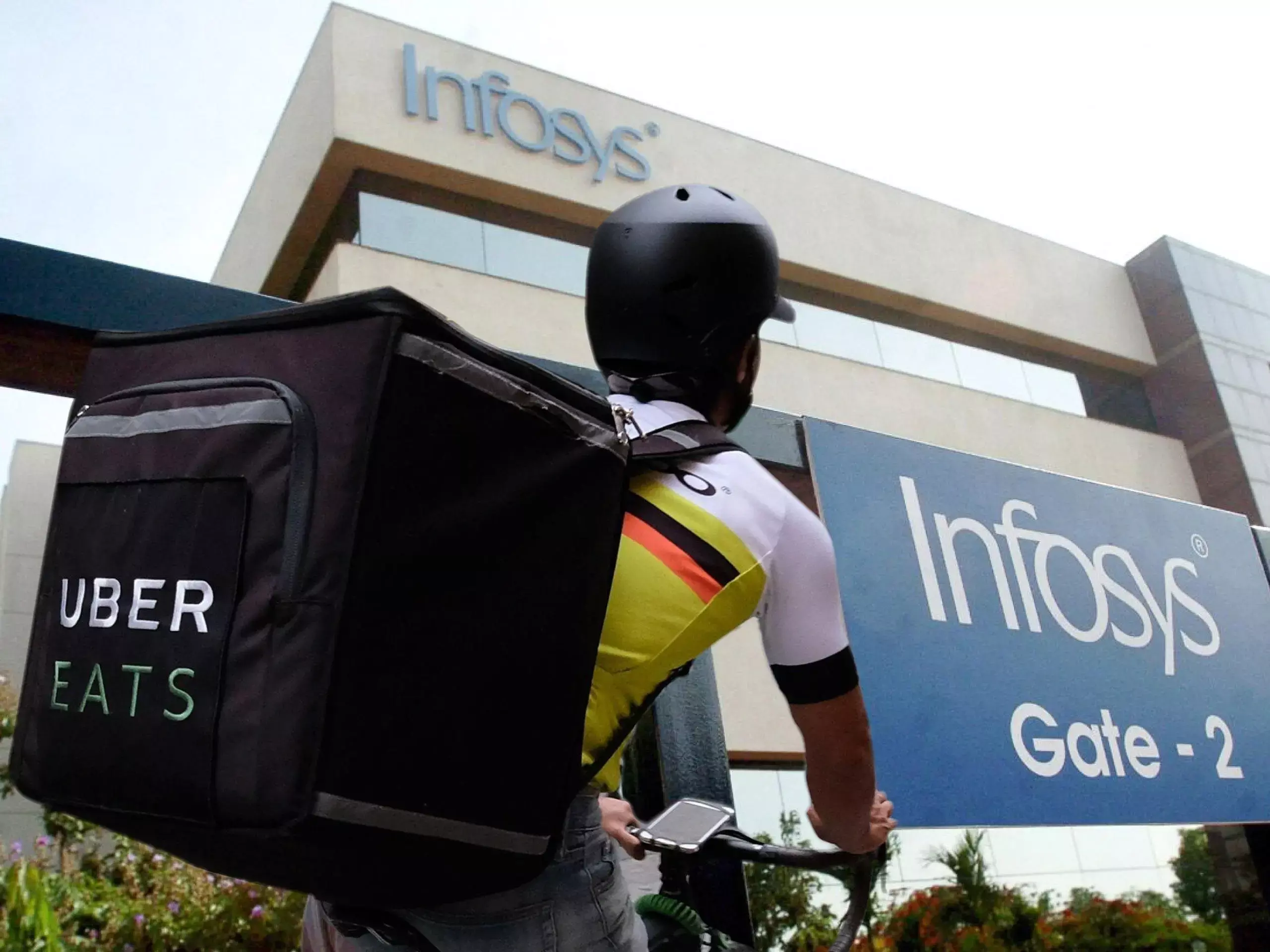 ഇന്‍ഫോസിസ് ജീവനക്കാര്‍ക്കും പുറം പണി ചെയ്യാം, അനുമതിയോടെ