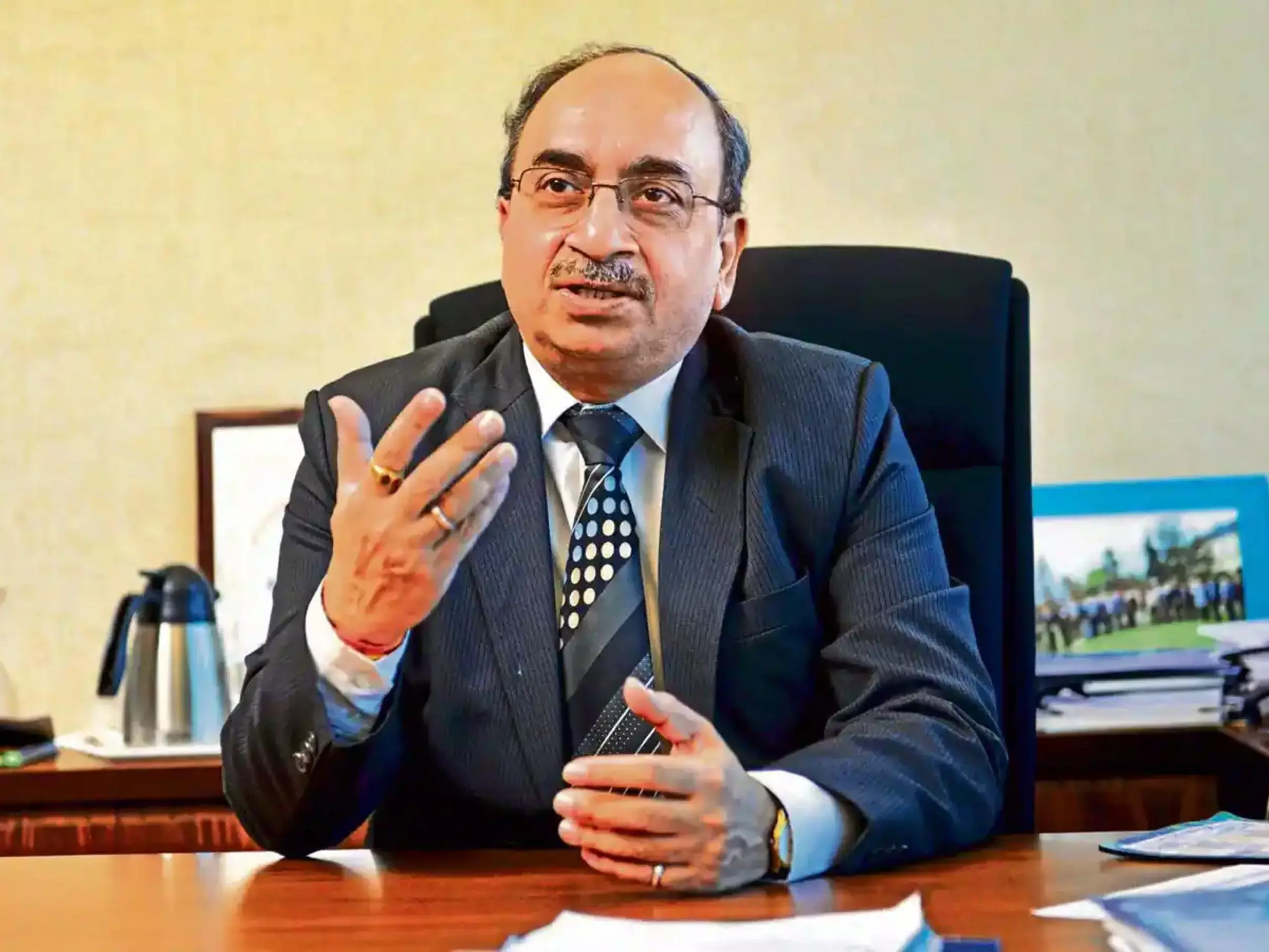 ആഗോള മാന്ദ്യം ഇന്ത്യയെ ബാധിക്കില്ലെന്ന് എസ്ബിഐ ചെയര്മാന് ആഗോള മാന്ദ്യം ഇന്ത്യയെ ബാധിക്കില്ലെന്ന് എസ്ബിഐ ചെയര്മാന്