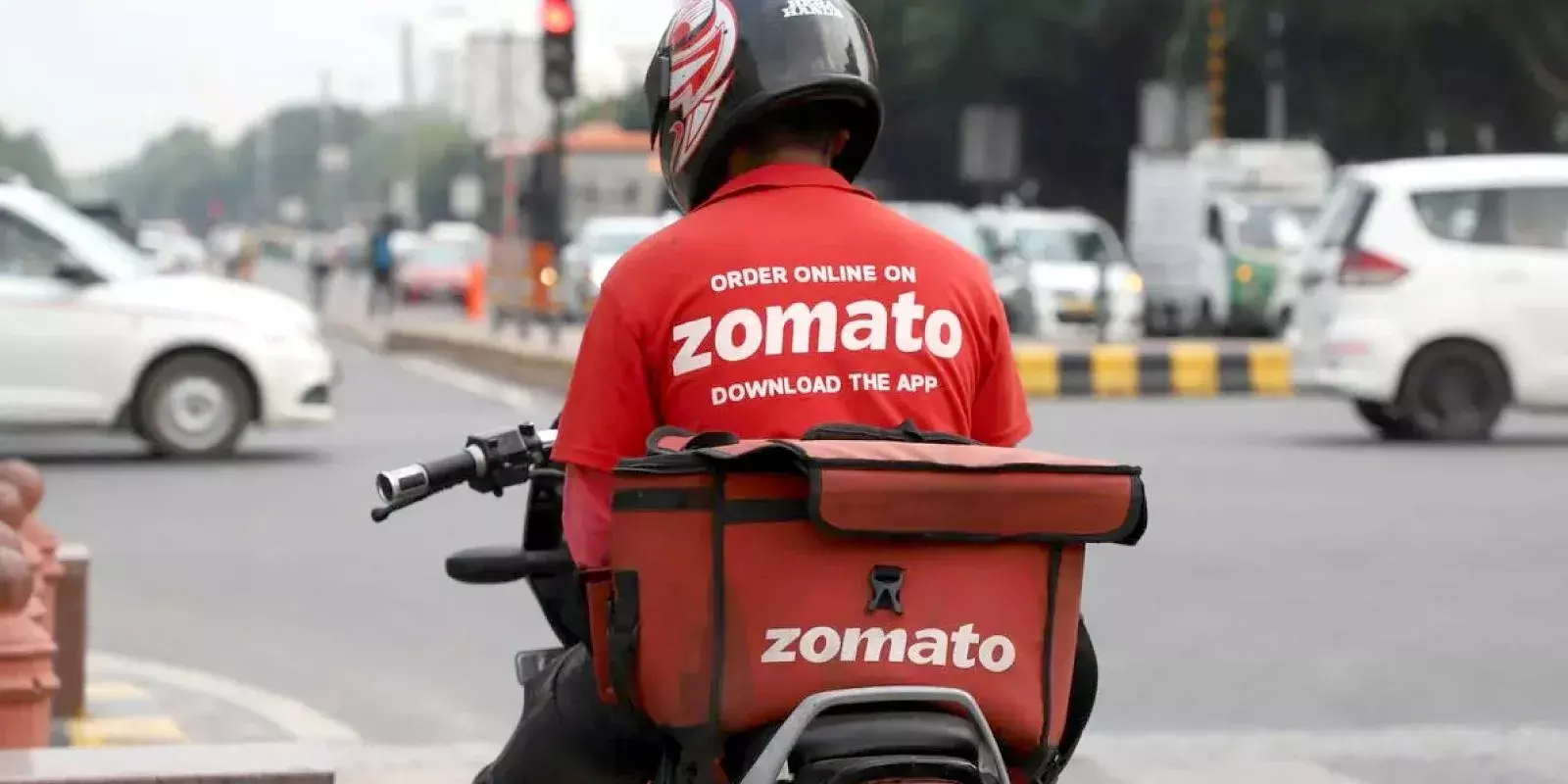 മൂന്ന് ലക്ഷം കവറേജ്; ഡെലിവറി തൊഴിലാളികൾക്ക് സൊമാറ്റോയുടെ ആഡ് ഓണ്‍