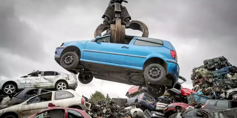 വാഹനം സ്‌ക്രാപ്പാക്കാം, ഒരു ലക്ഷം രൂപ വരെ പുതിയതിന് കിഴിവ് നേടാം