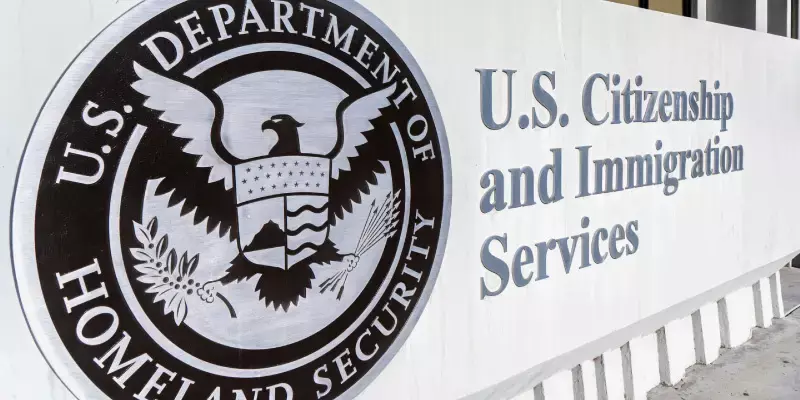 യുഎസ്സിഐഎസിന് ഉടന്‍ വിതരണം ചെയ്യേണ്ടത് 2.8 ലക്ഷം ഗ്രീന്‍ കാര്‍ഡുകള്‍