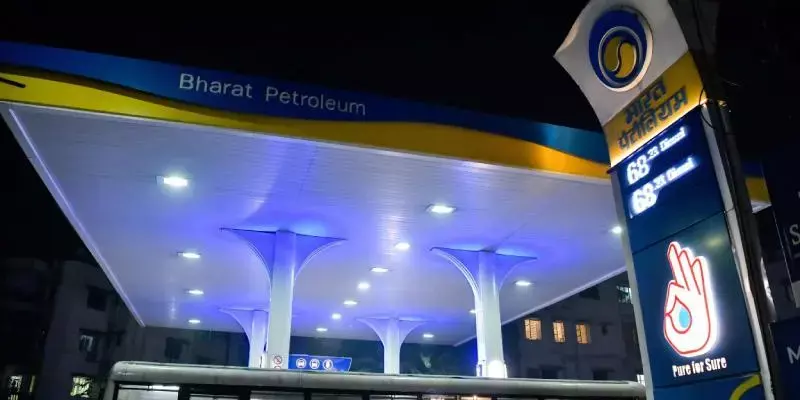 ഏക്കാന് ആളില്ല: ബിപിസിഎല് ഓഹരി വില്പന റദ്ദാക്കി ഏക്കാന് ആളില്ല: ബിപിസിഎല് ഓഹരി വില്പന റദ്ദാക്കി