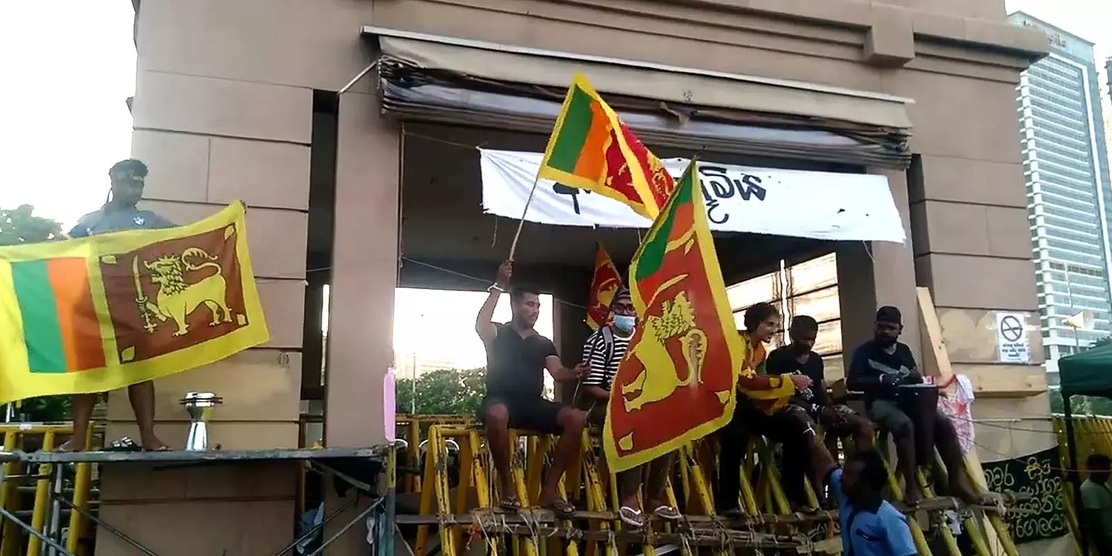 ശ്രീലങ്കയിൽ വീണ്ടും അടിയന്തരാവസ്ഥ