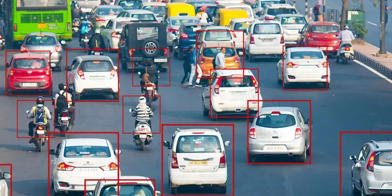 ചവിട്ടി വിട്ടാലും രക്ഷയില്ല, കണ്ണ് തുറന്ന് എഐ ക്യാമറകള്‍