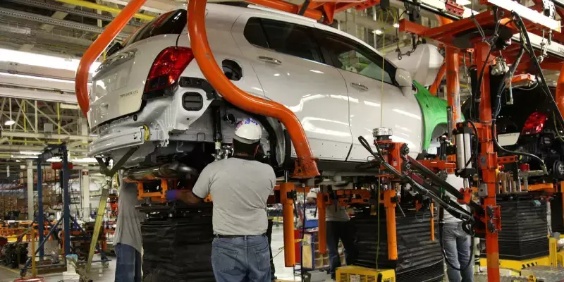 വാഹന കമ്പനികള്‍ അനാവശ്യ ഇറക്കുമതികൾ കുറയ്ക്കണം: ഗോയല്‍