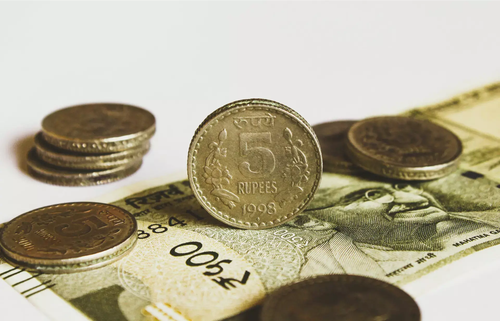 ‘നിക്ഷേപങ്ങളുടെ തിരിച്ചുവരവ് രാജ്യത്തിന്റെ വളര്‍ച്ച വീണ്ടെടുക്കും’