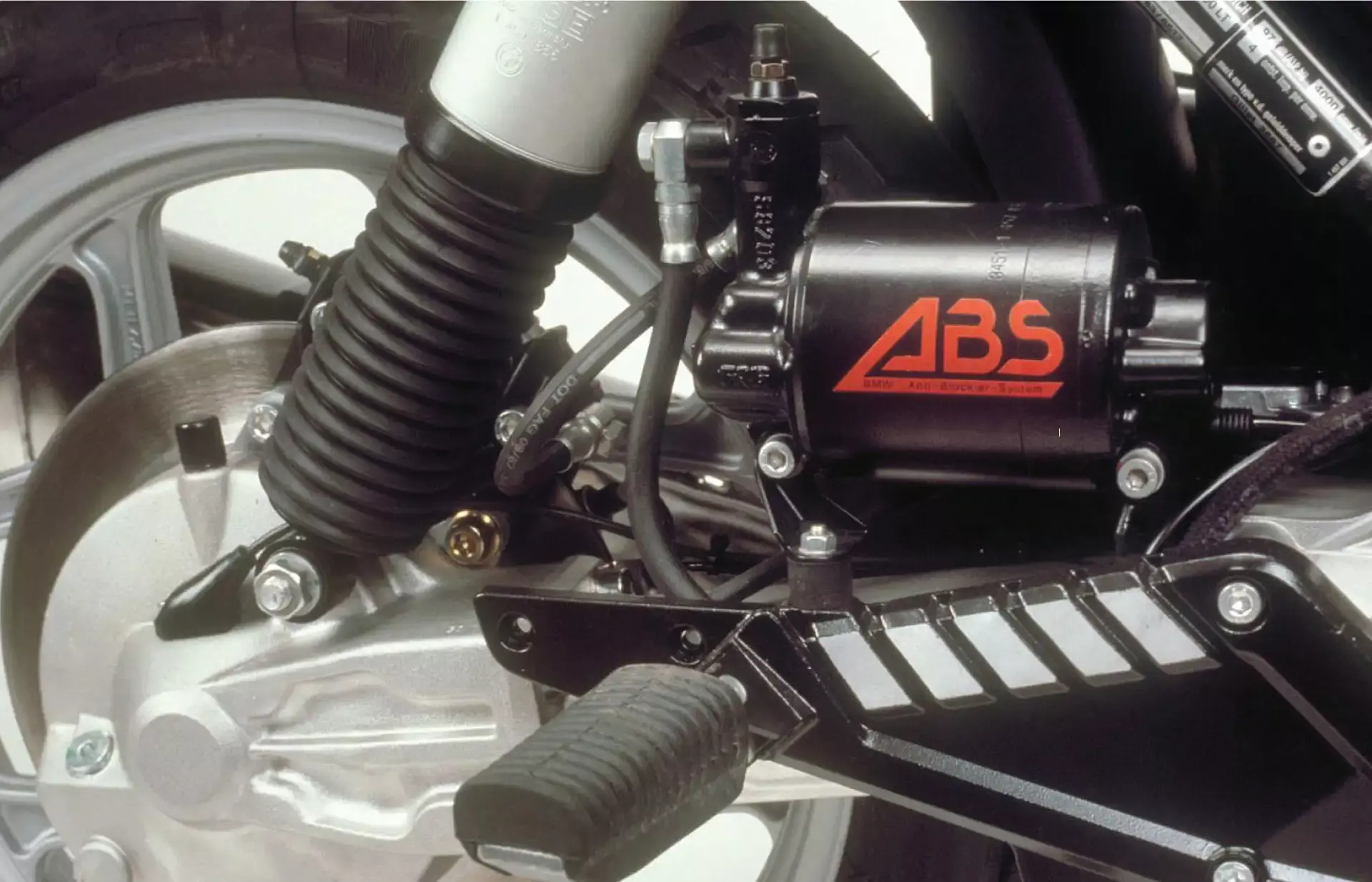 ആന്റി ലോക്ക് ബ്രേക്ക് സിസ്റ്റം (എ ബി എസ്)