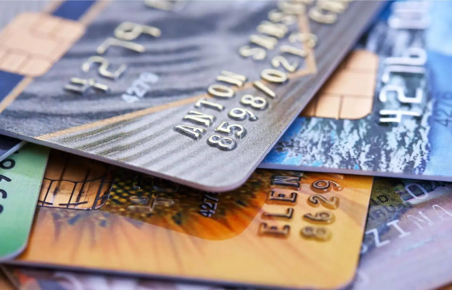 ക്രെഡിറ്റ് കാര്‍ഡ് പര്‍ച്ചേസ് ഇ എം ഐ ആക്കിയാല്‍ അധിക ചാര്‍ജ് നല്‍കണം