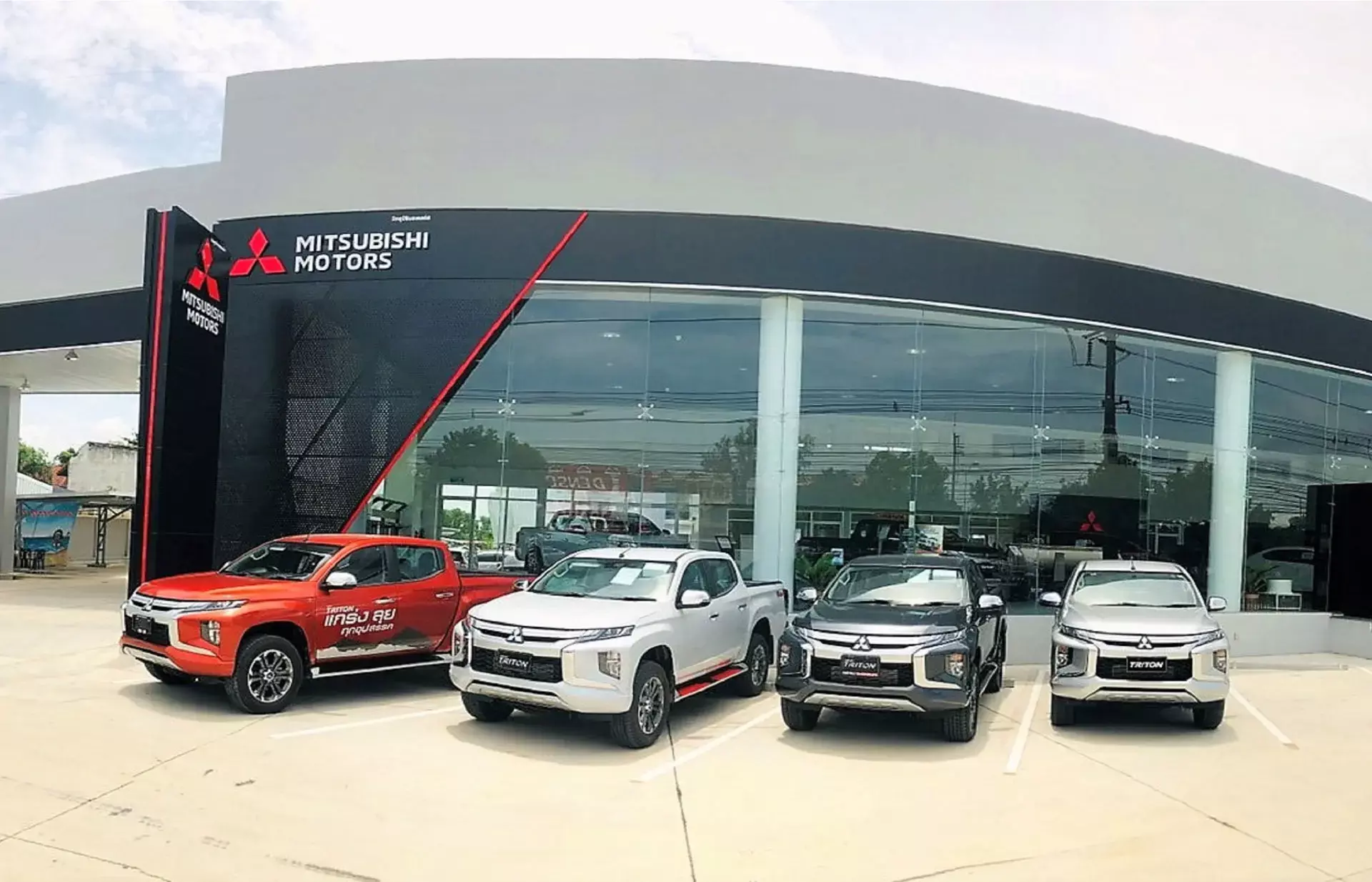 മിത്സുബിഷി മോട്ടോര്സ് മിത്സുബിഷി മോട്ടോര്സ്