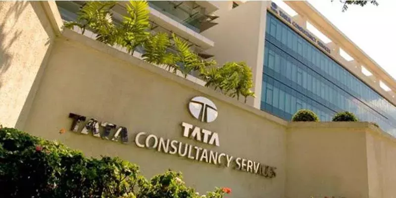 നാലാം പാദത്തിൽ ടിസിഎസ് ന്റെ അറ്റവരുമാനം 14.8 ശതമാനം ഉയർന്ന് 11,392 കോടി രൂപ